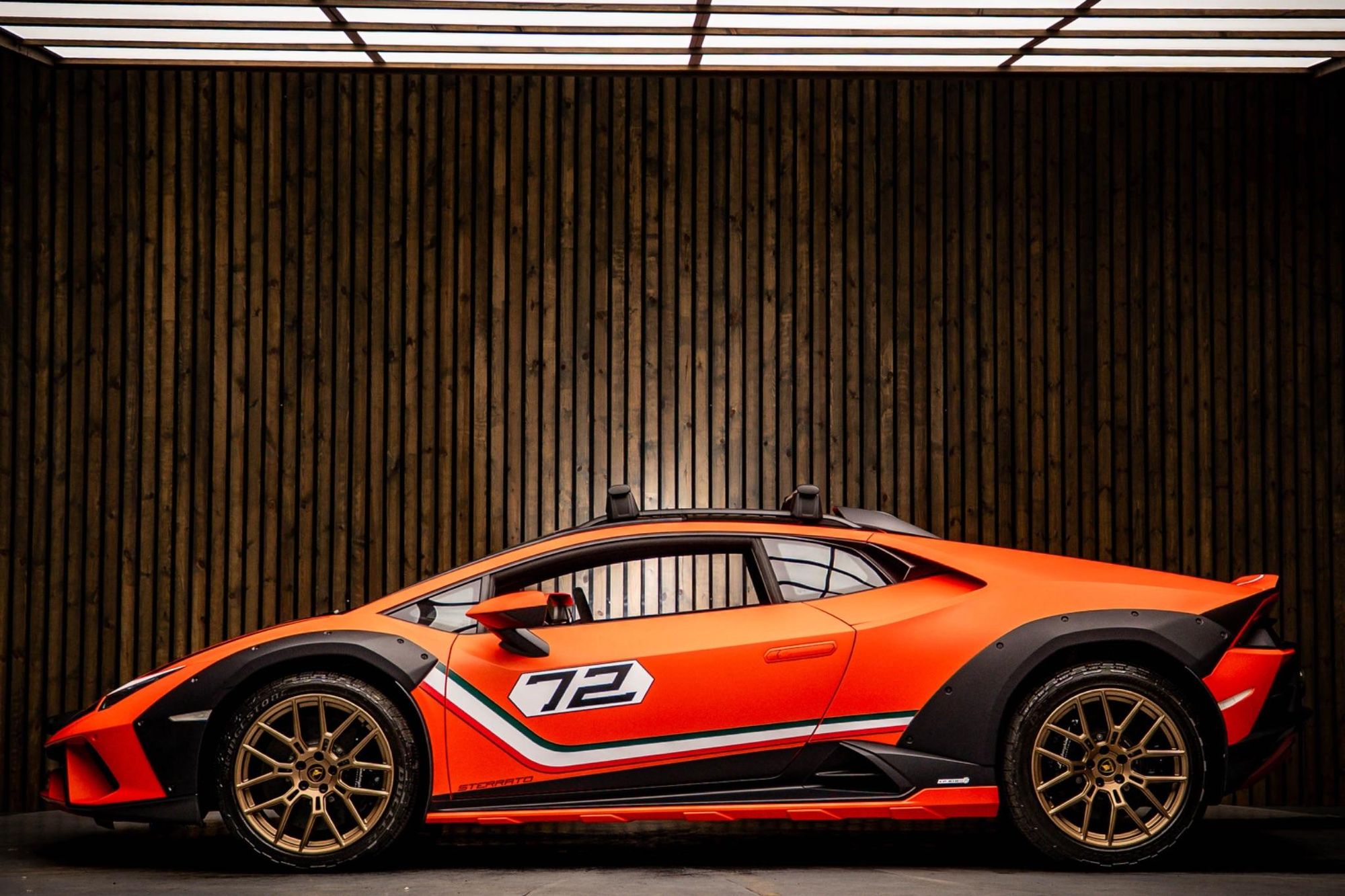 LAMBORGHINI HURACAN EVO COUPE 5.2 V10 610 Sterrato 2dr Auto AWD for sale UK - Slide 7