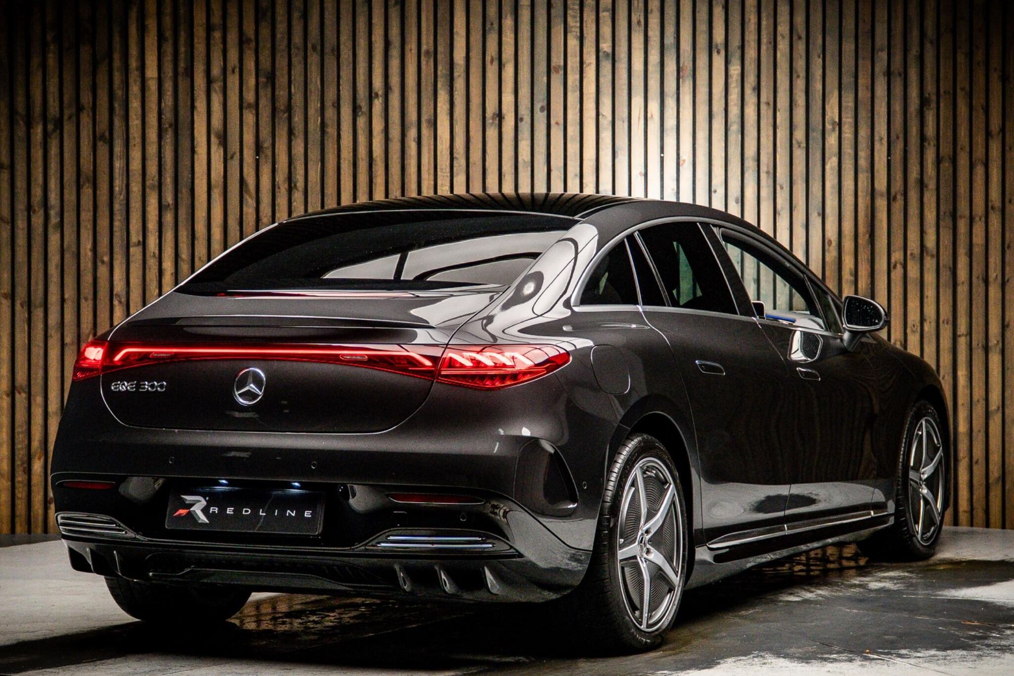 MERCEDES-BENZ EQE SALOON EQE 300 180kW AMG Line Premium 89kWh 4dr Auto for sale UK - Slide 4