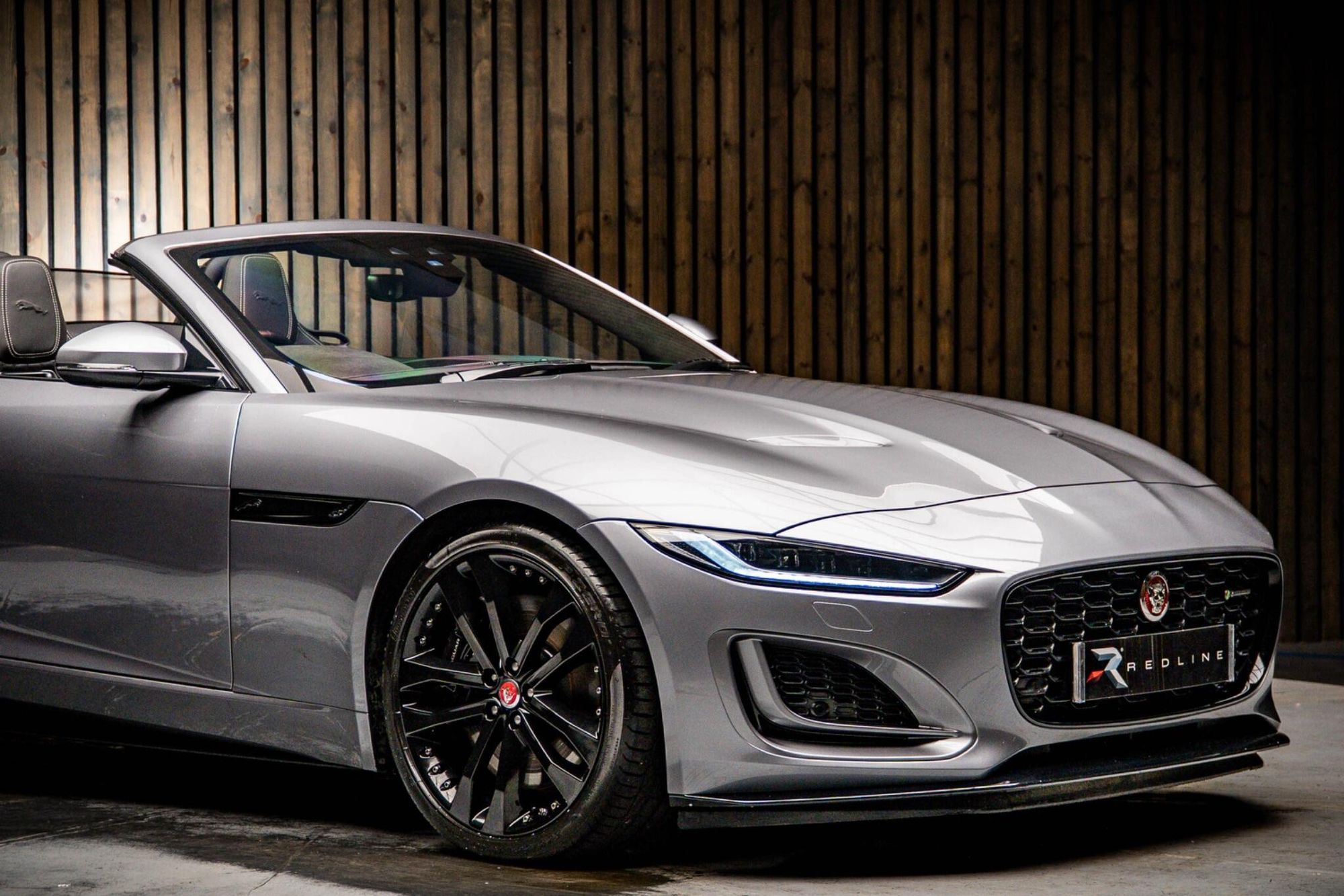 JAGUAR F-TYPE CONVERTIBLE 5.0 P450 Supercharged V8 R-Dynamic Black 2dr Auto for sale UK - Slide 10
