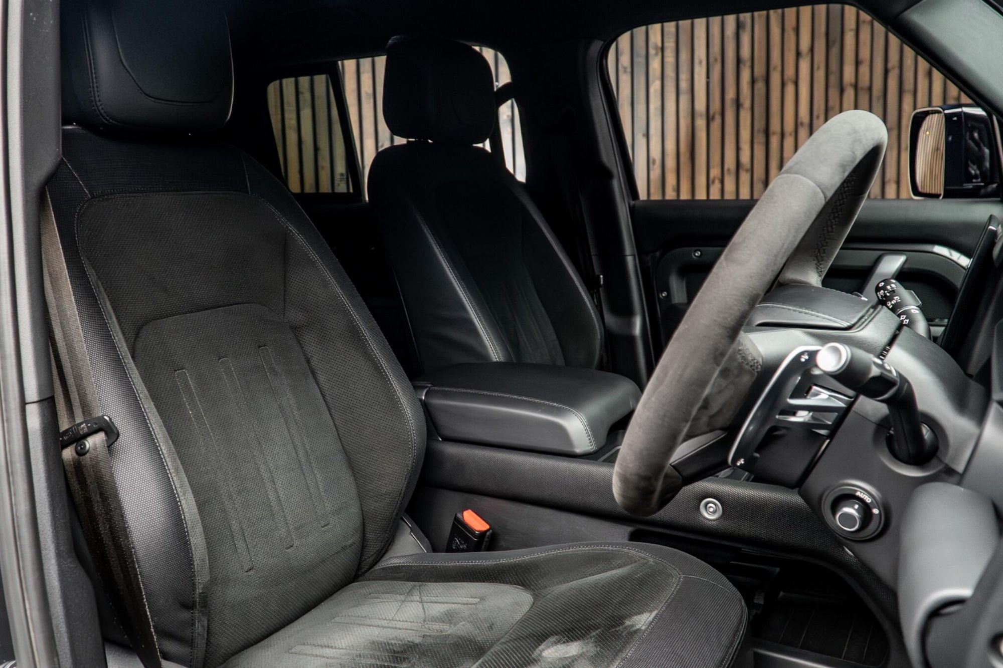 LAND ROVER DEFENDER ESTATE SPECIAL EDITIONS 5.0 P525 V8 Carpathian Edition 110 5dr Auto for sale UK - Slide 2