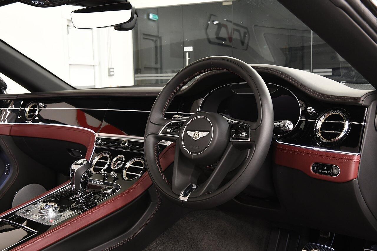 BENTLEY CONTINENTAL GTC CONVERTIBLE 6.0 W12 2dr Auto for sale UK - Slide 5