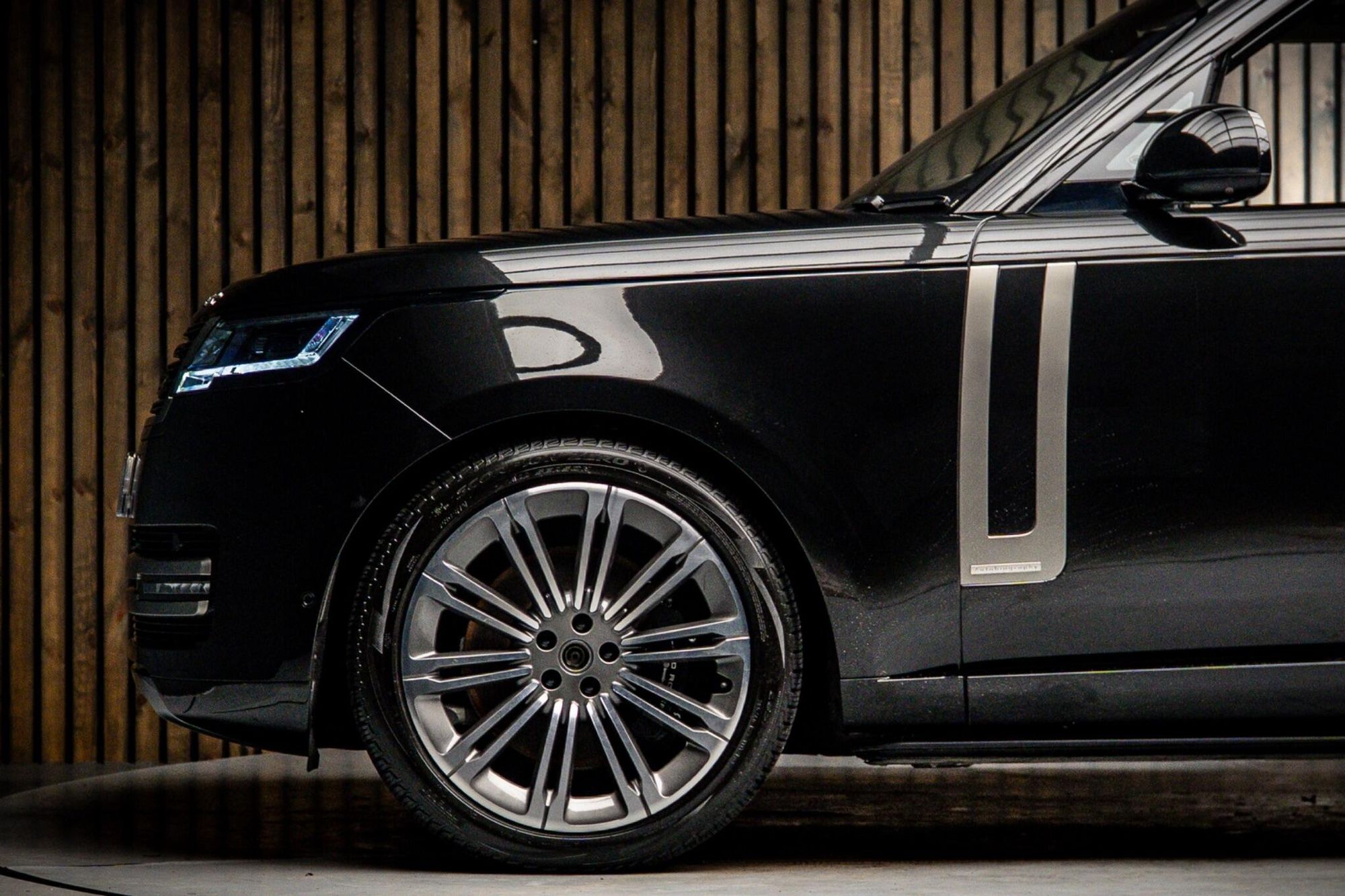 LAND ROVER RANGE ROVER ESTATE 4.4 P530 V8 Autobiography LWB 4dr Auto [7 Seat] for sale UK - Slide 9