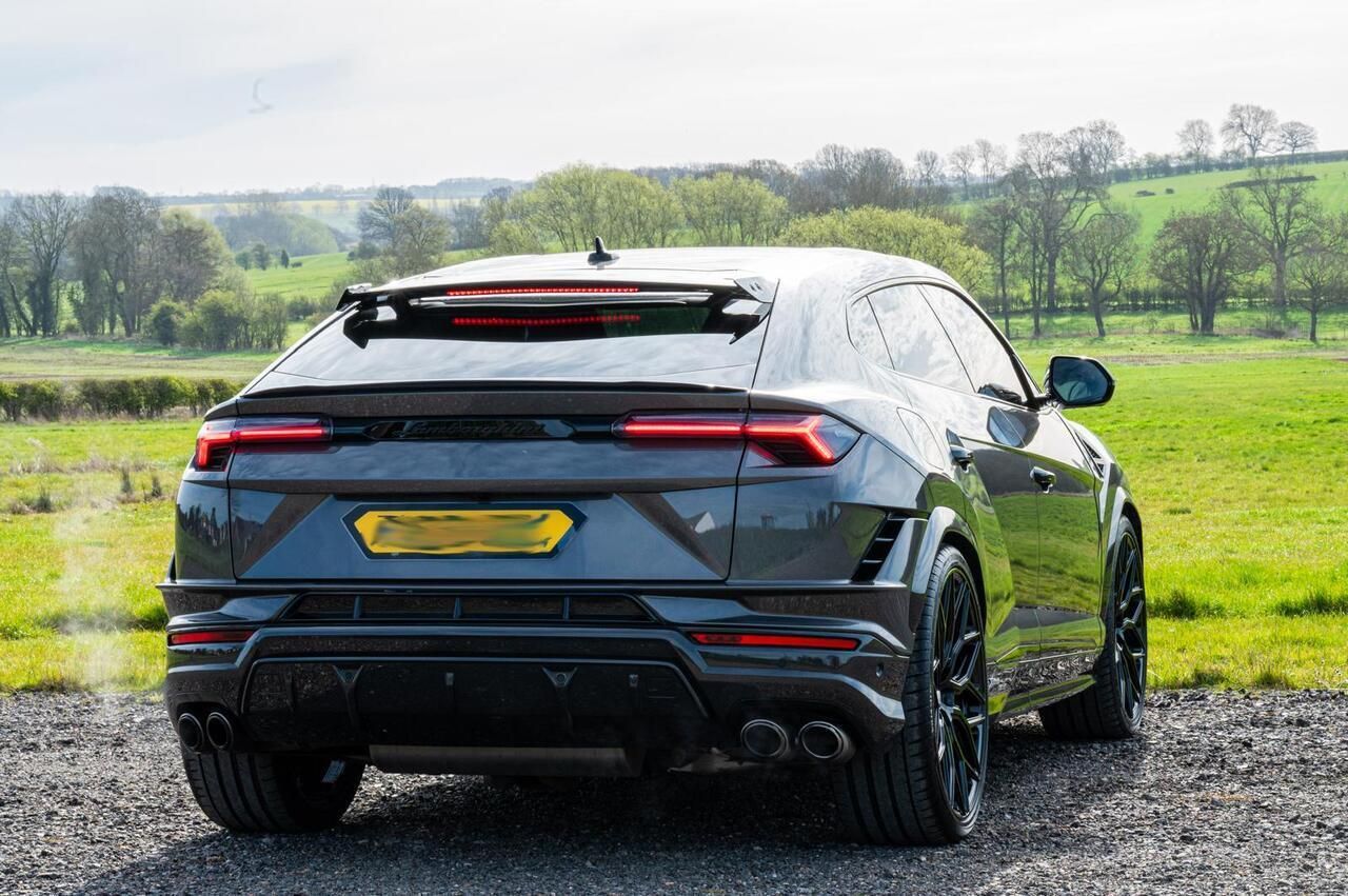 LAMBORGHINI URUS ESTATE 4.0T FSI V8 Performante 5dr Auto for sale UK - Slide 3