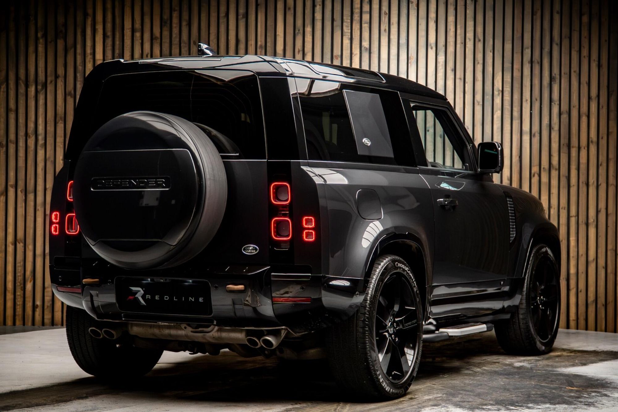 LAND ROVER DEFENDER ESTATE 5.0 P525 V8 90 3dr Auto for sale UK - Slide 4