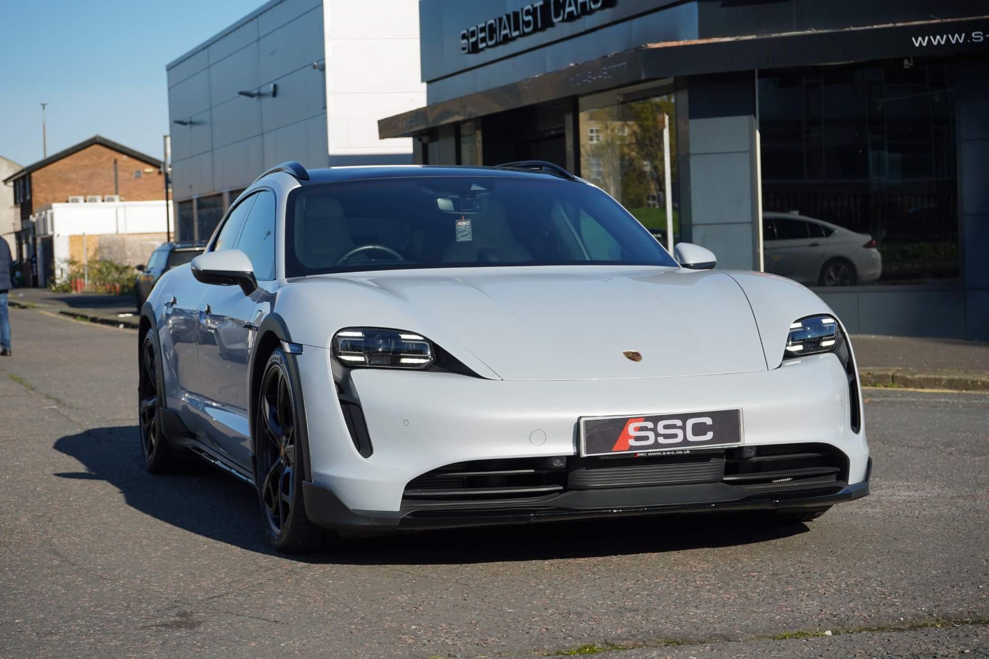 PORSCHE TAYCAN CROSS TURISMO 420kW 4S 93kWh 5dr Auto for sale UK - Slide 5