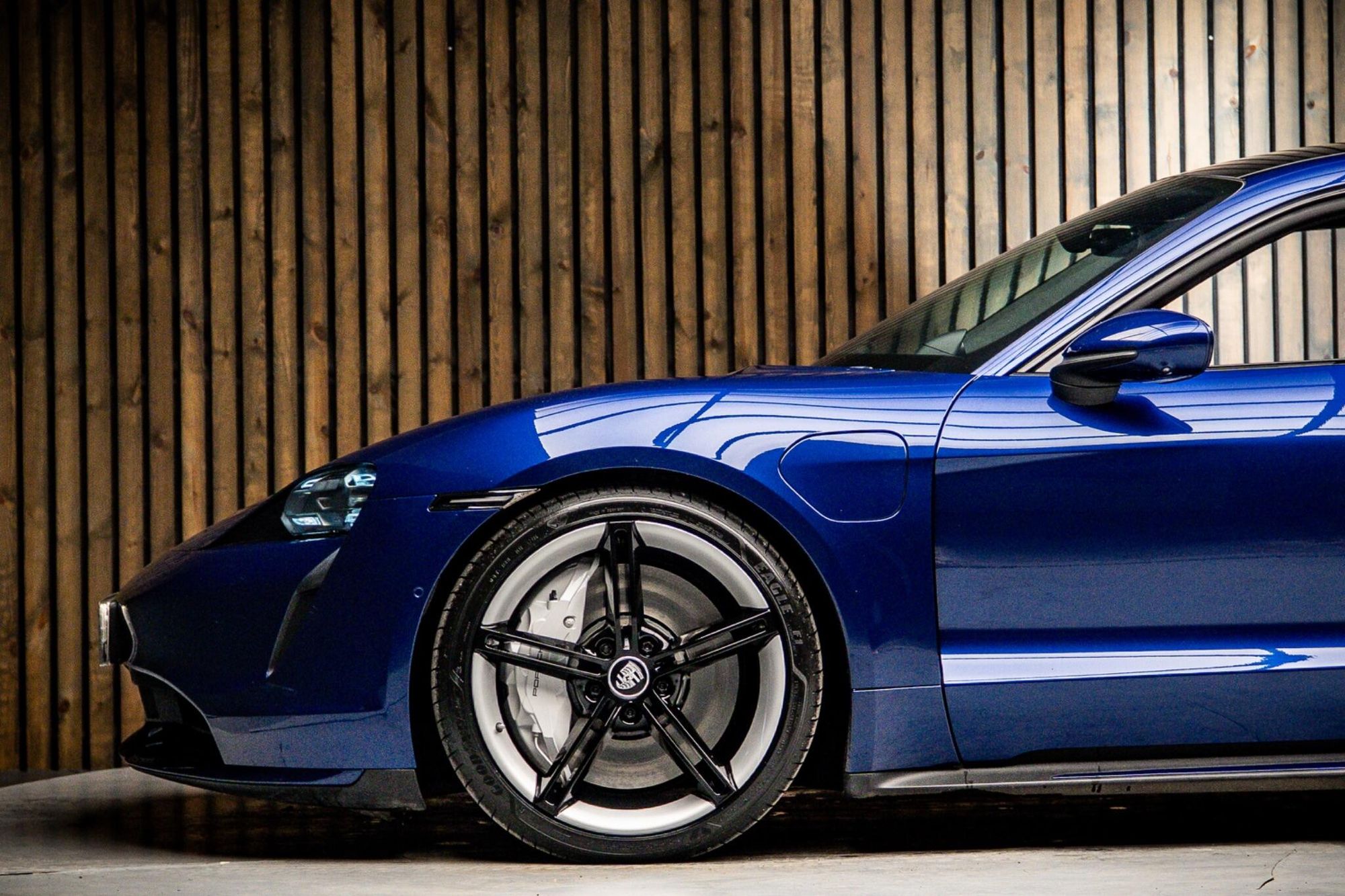 PORSCHE TAYCAN SALOON 500kW Turbo 93kWh 4dr Auto for sale UK - Slide 9