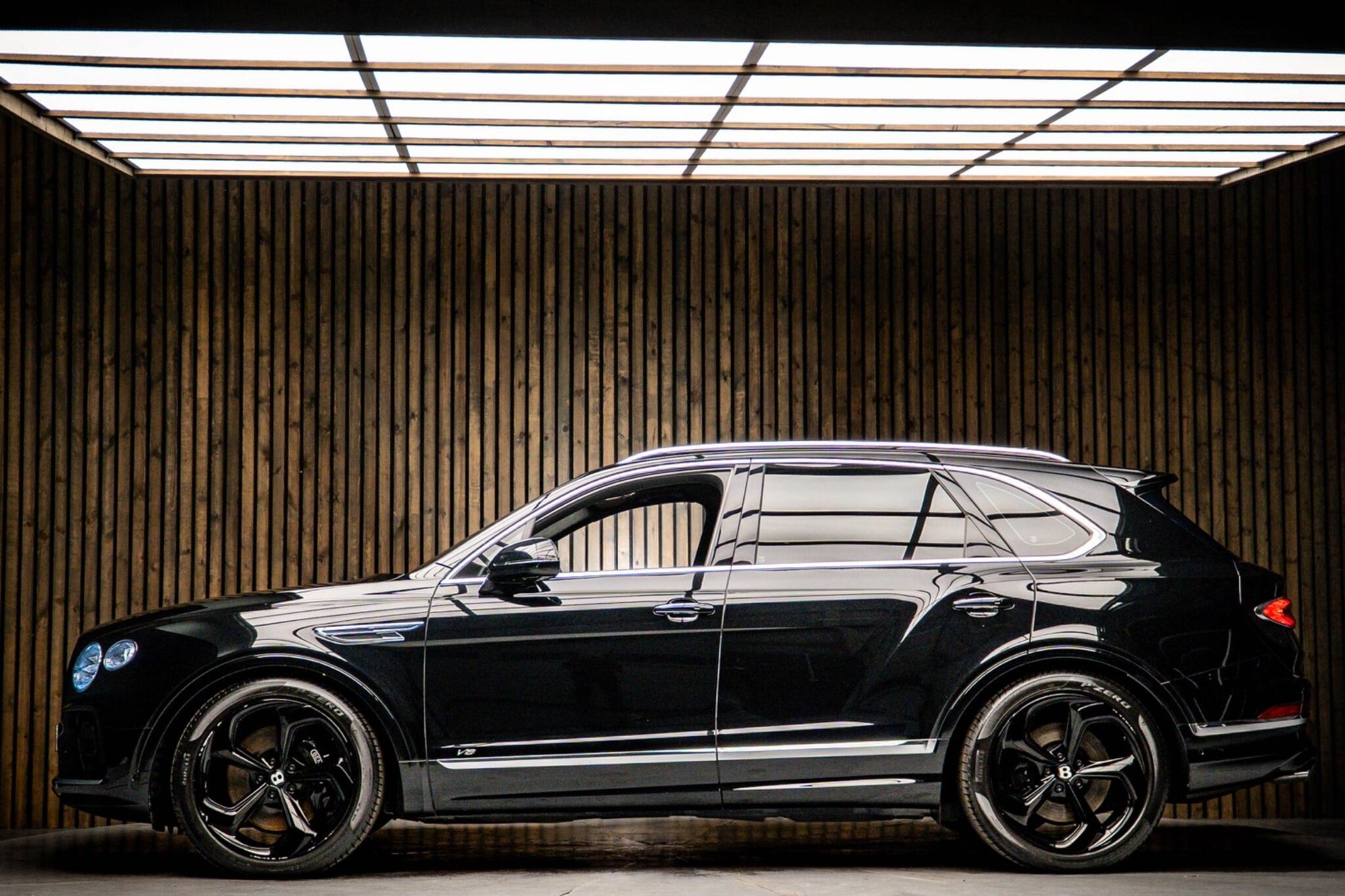 BENTLEY BENTAYGA ESTATE 4.0 V8 5dr Auto for sale UK - Slide 7