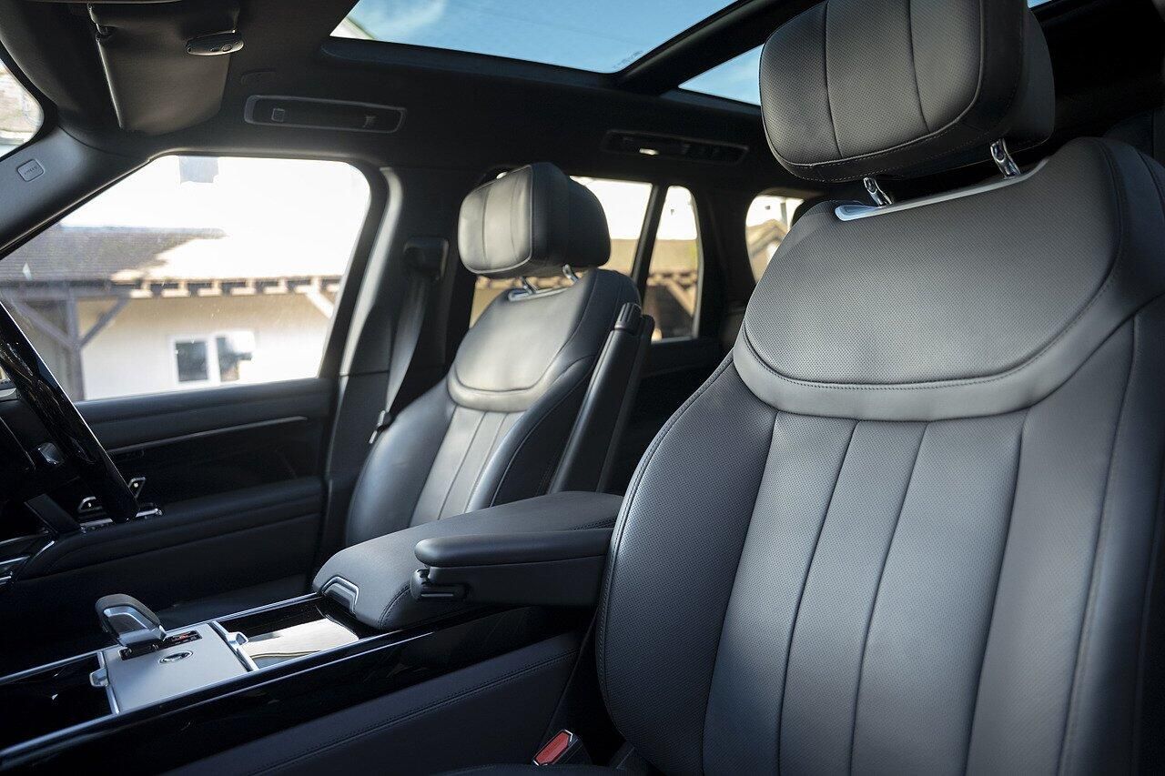 LAND ROVER RANGE ROVER ESTATE 3.0 P400 Autobiography 4dr Auto for sale UK - Slide 8