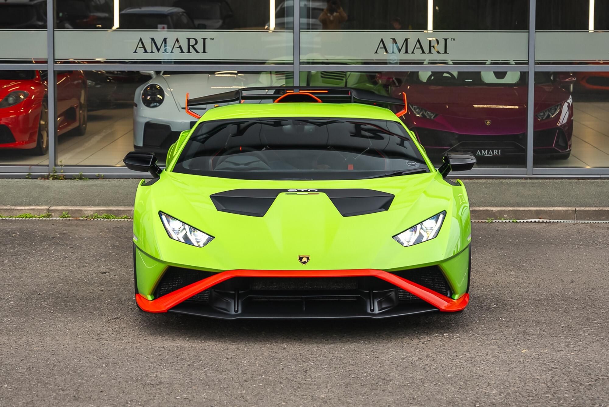 LAMBORGHINI HURACAN EVO COUPE 5.2 V10 640 STO 2dr Auto for sale UK - Slide 5