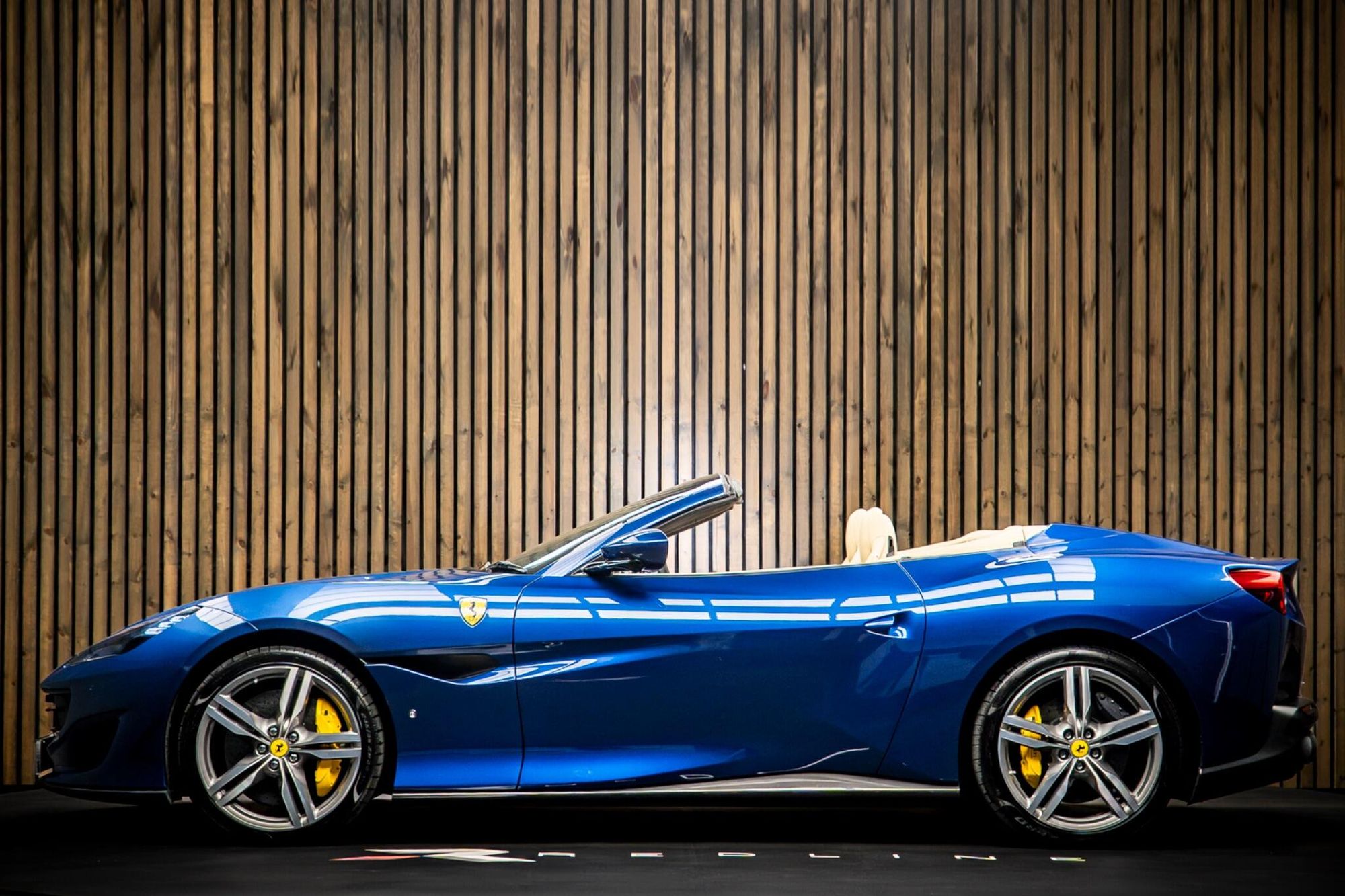 FERRARI PORTOFINO CONVERTIBLE GT 2dr Auto for sale UK - Slide 7