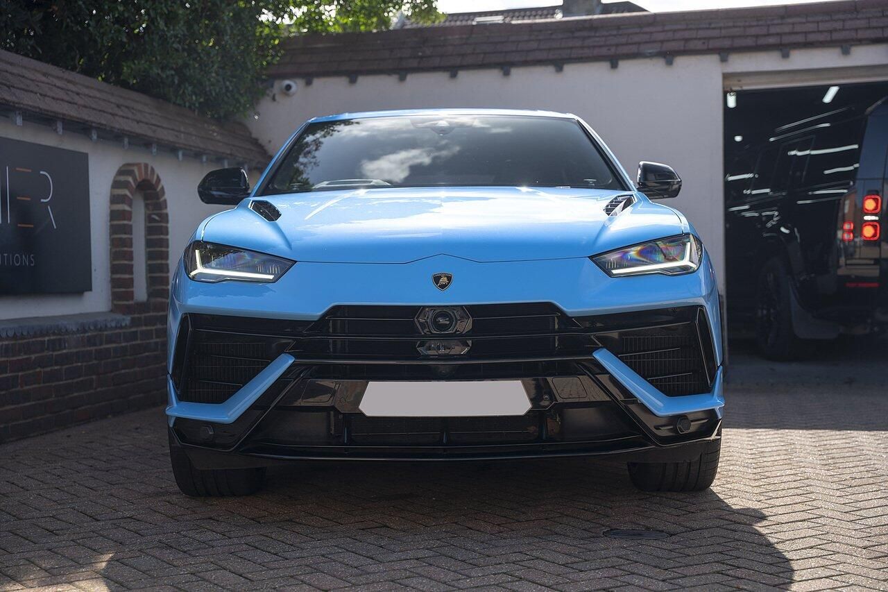LAMBORGHINI URUS ESTATE 4.0T FSI V8 S 5dr Auto for sale UK - Slide 2