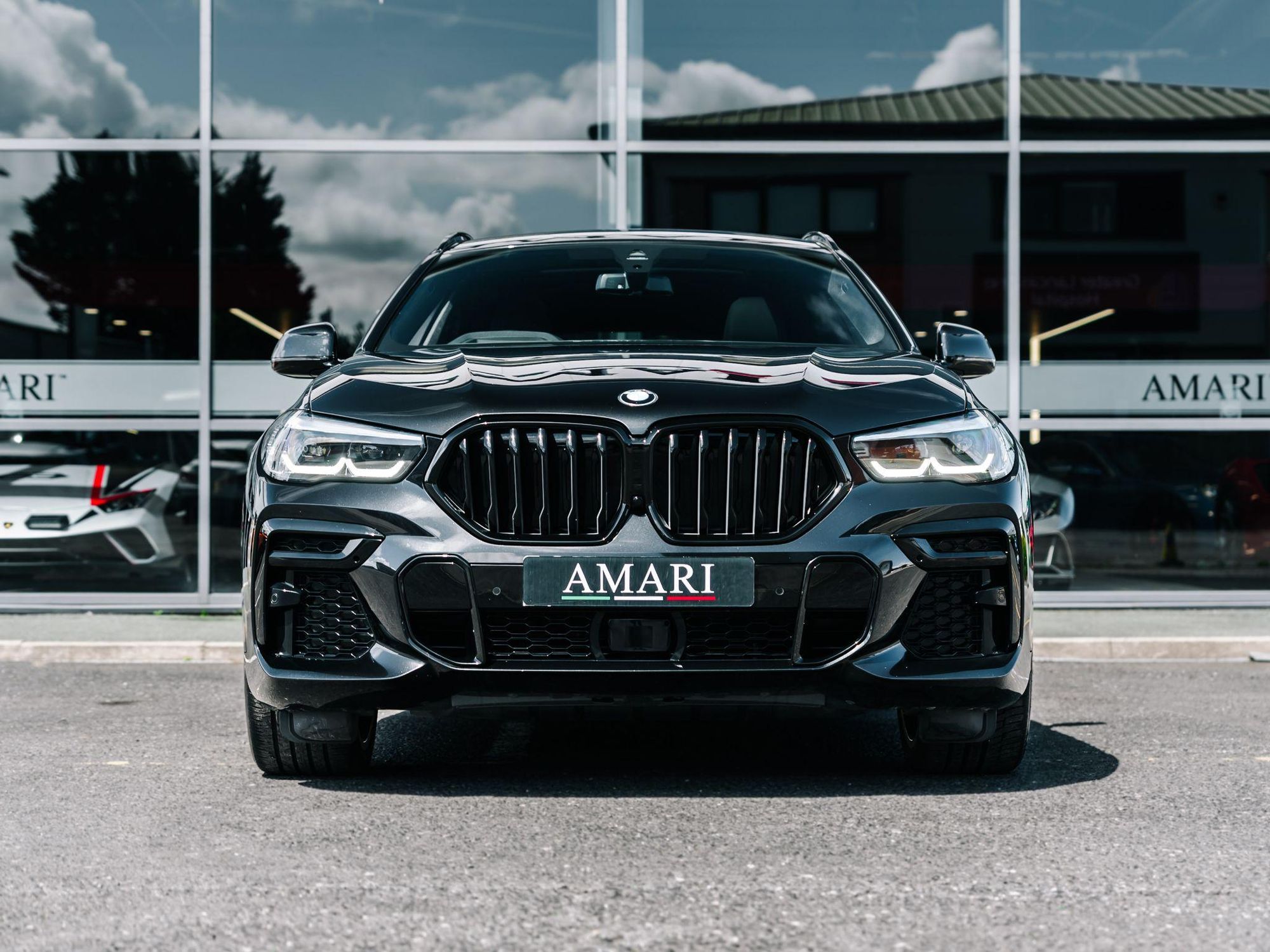 BMW X6 DIESEL ESTATE xDrive40d MHT M Sport 5dr Step Auto for sale UK - Slide 4