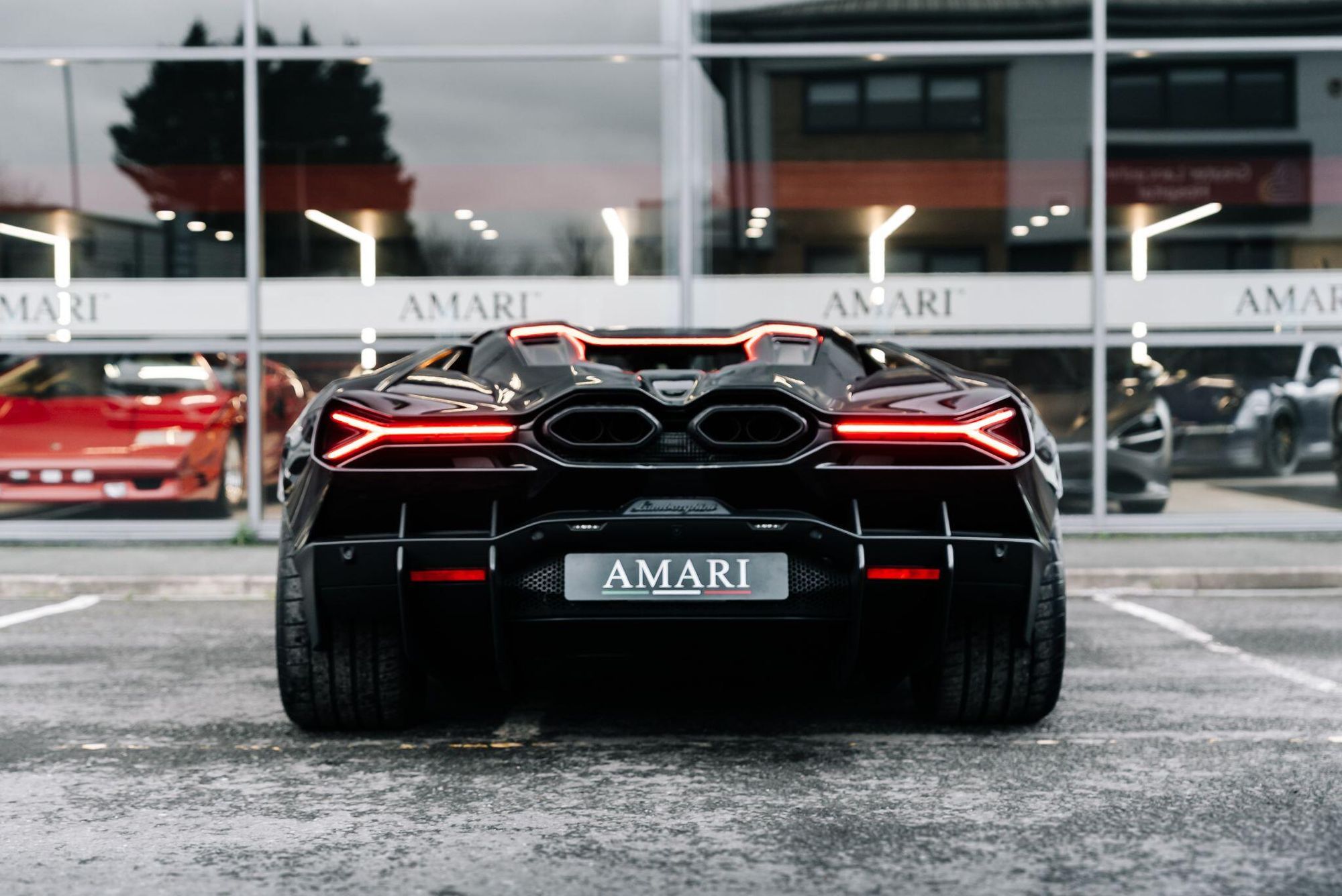 LAMBORGHINI REVUELTO COUPE 6.5 V12 1015 PHEV 2dr DCT for sale UK - Slide 8