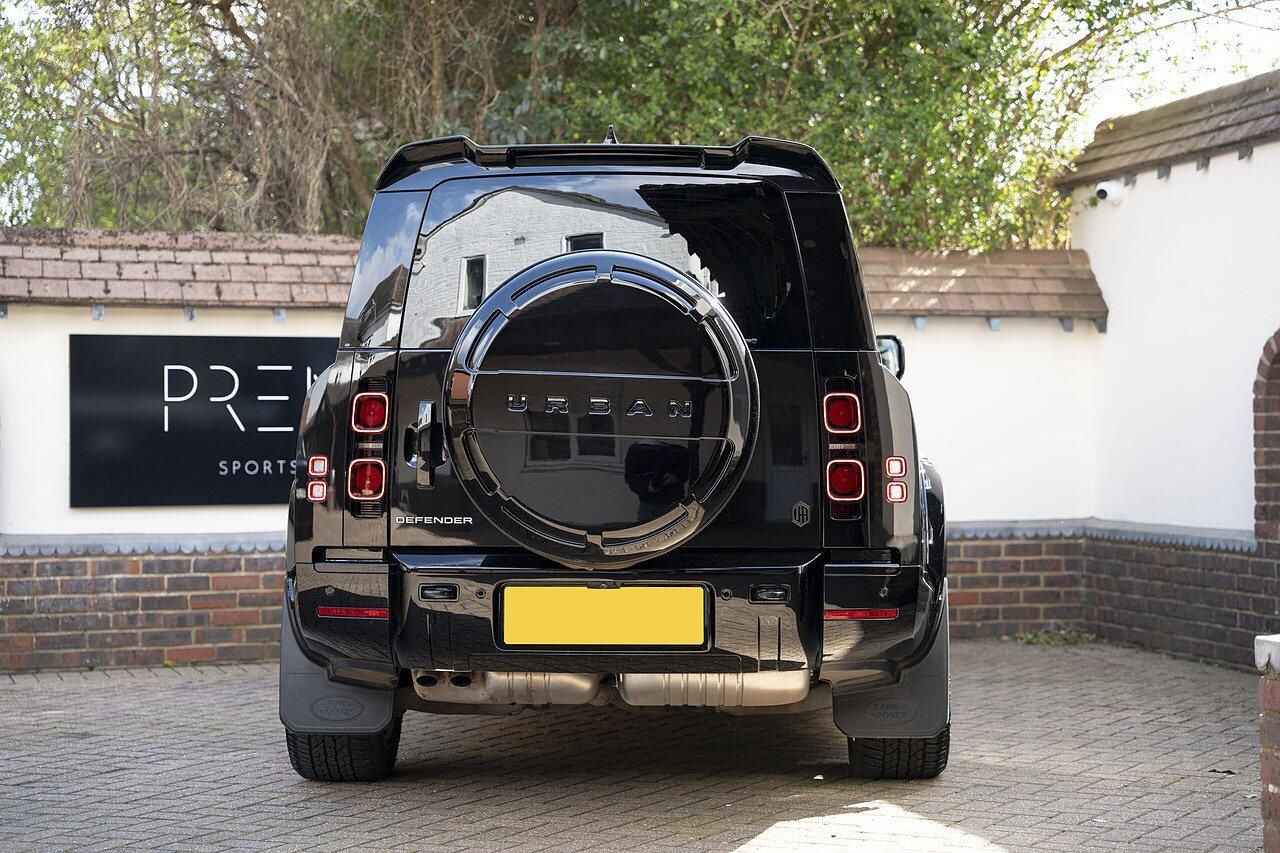 LAND ROVER DEFENDER DIESEL ESTATE 3.0 D350 X-Dynamic HSE 130 5dr Auto for sale UK - Slide 5