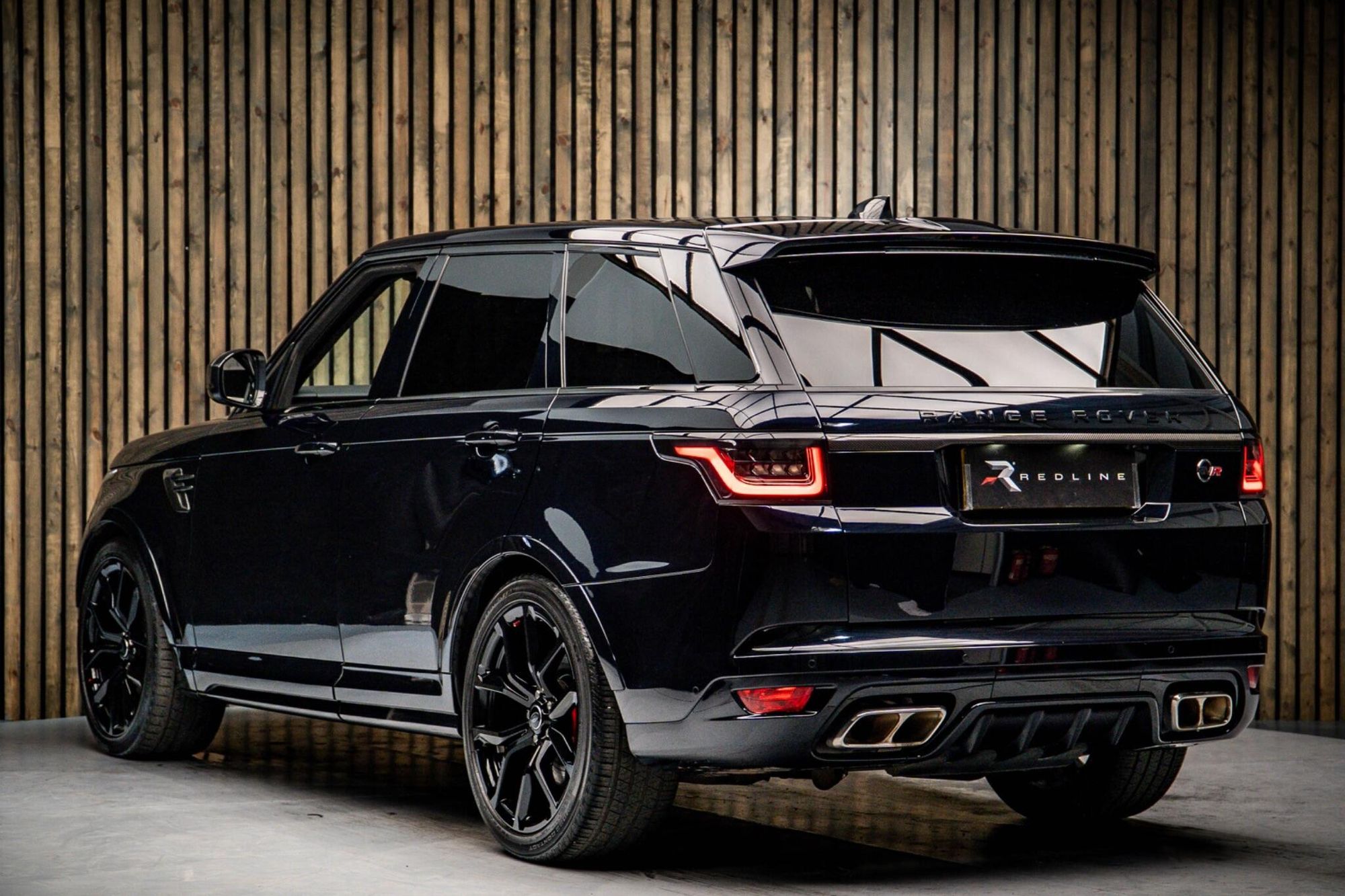 LAND ROVER RANGE ROVER SPORT ESTATE 5.0 P575 S/C SVR Carbon Edition 5dr Auto for sale UK - Slide 3