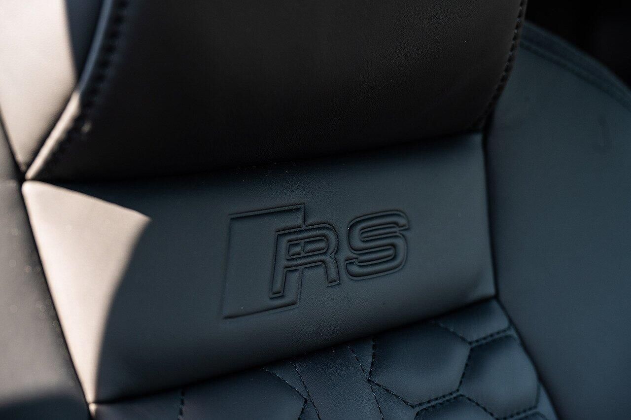 AUDI RS3 RS 3 SALOON RS 3 TFSI Quattro Carbon Vorsprung 4dr S Tronic for sale UK - Slide 10