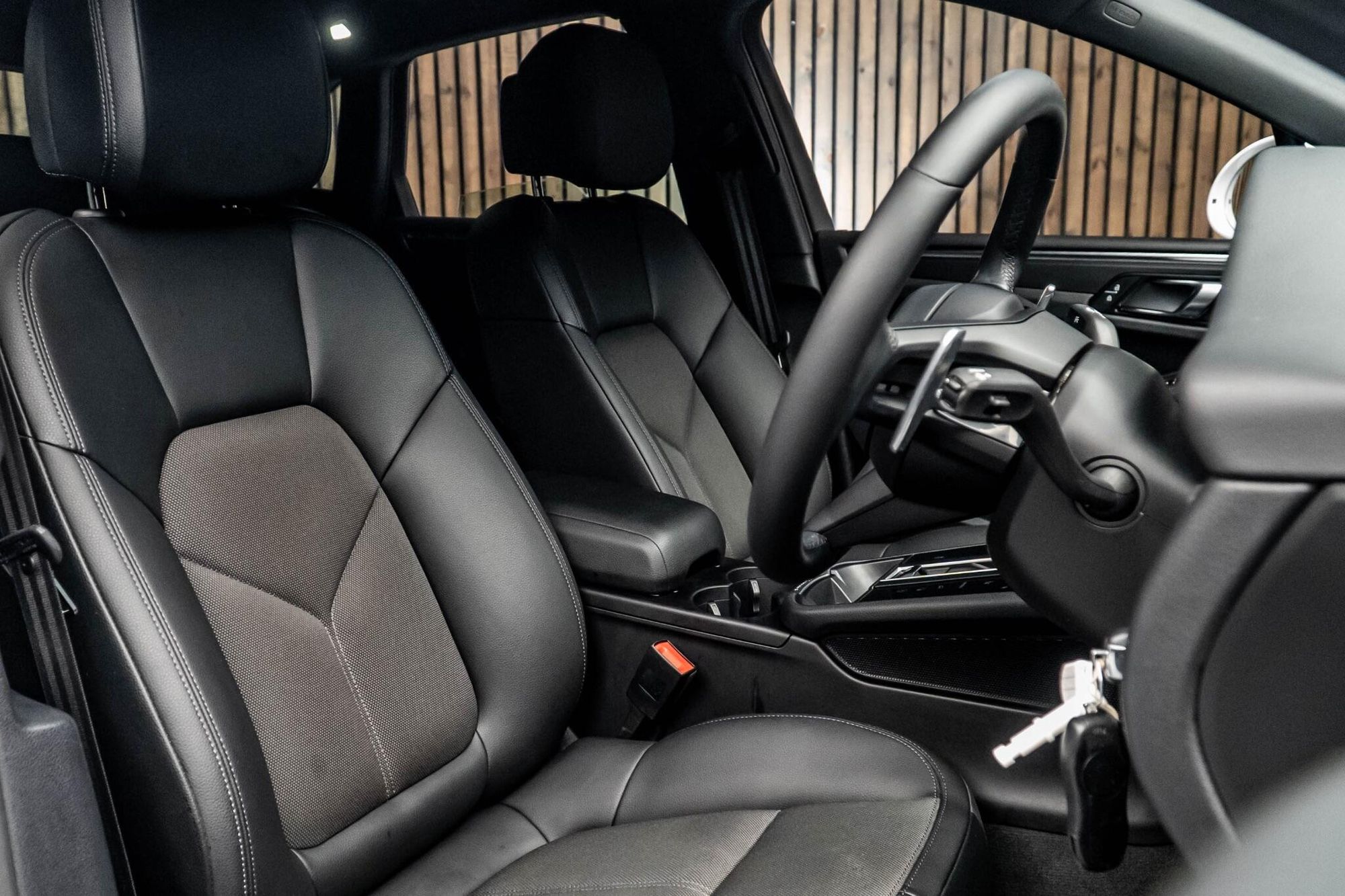 PORSCHE MACAN ESTATE 5dr PDK for sale UK - Slide 2