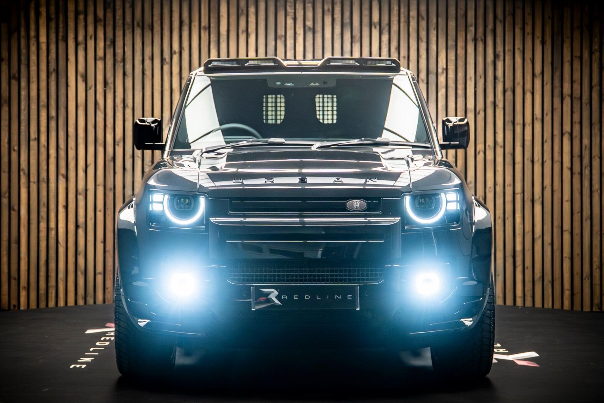 LAND ROVER DEFENDER 110 DIESEL 3.0 D250 Hard Top X-Dynamic SE Auto for sale UK - Slide 5