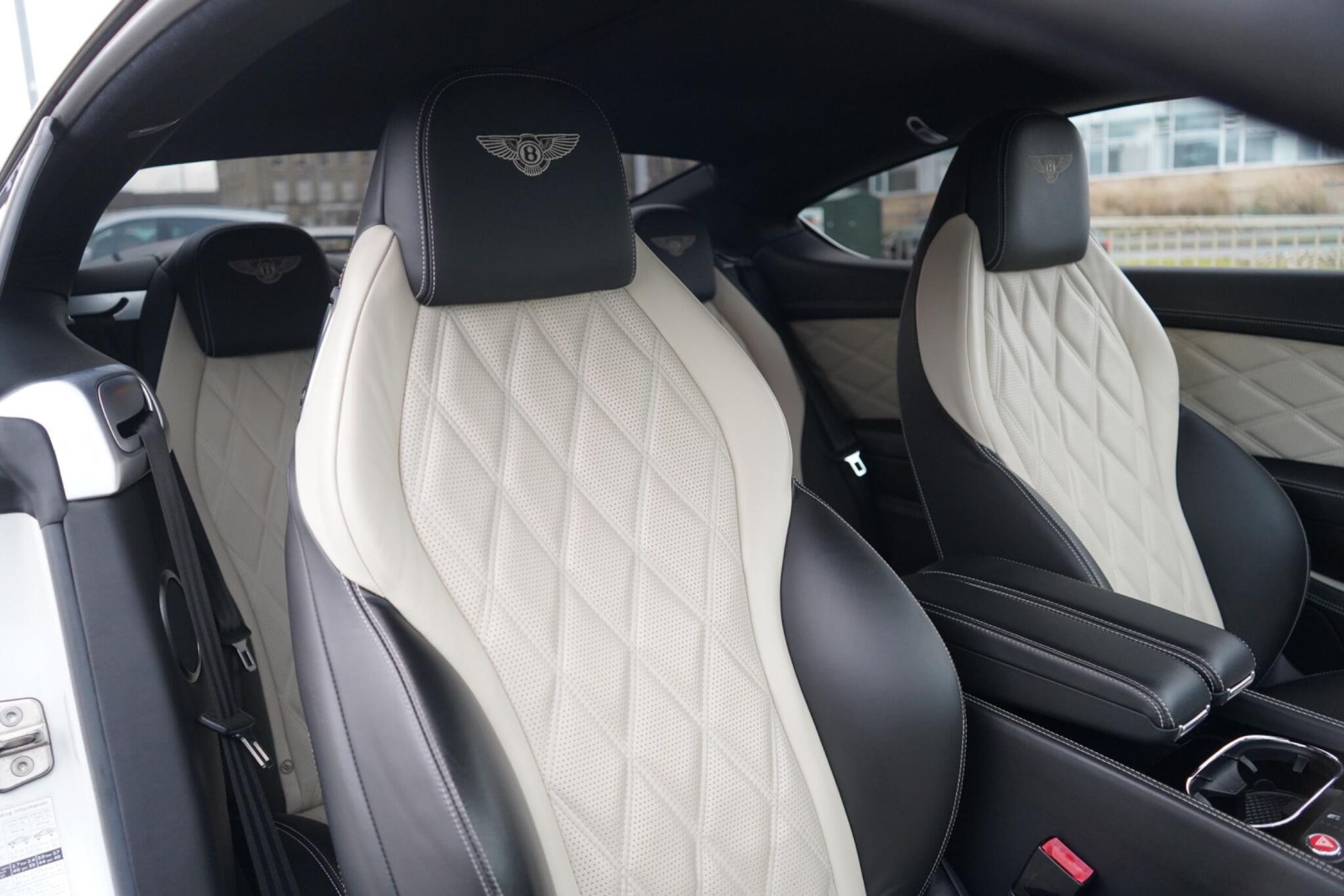 BENTLEY CONTINENTAL GT COUPE 4.0 V8 2dr Auto for sale UK - Slide 3