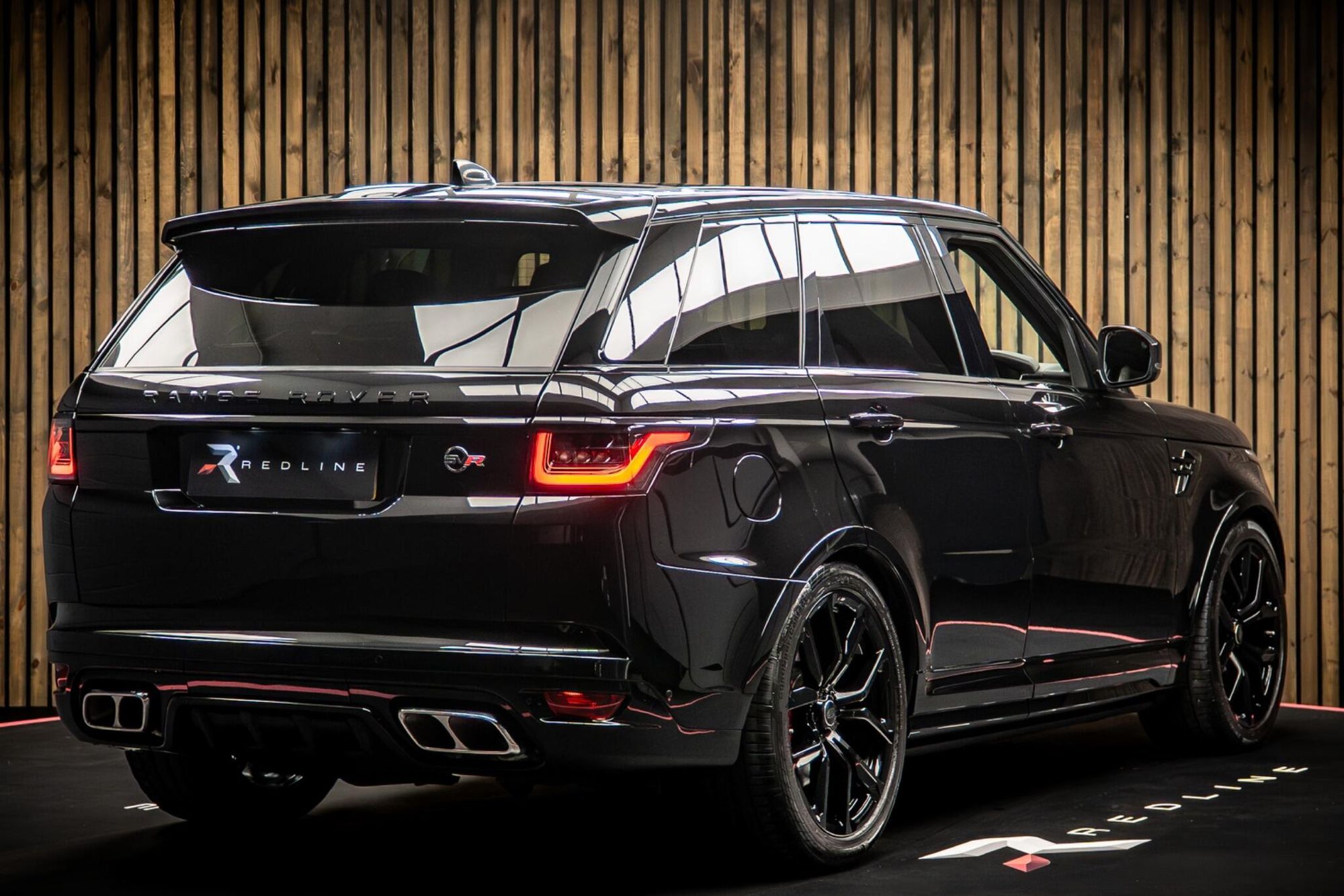 LAND ROVER RANGE ROVER SPORT ESTATE 5.0 P575 S/C SVR 5dr Auto for sale UK - Slide 4
