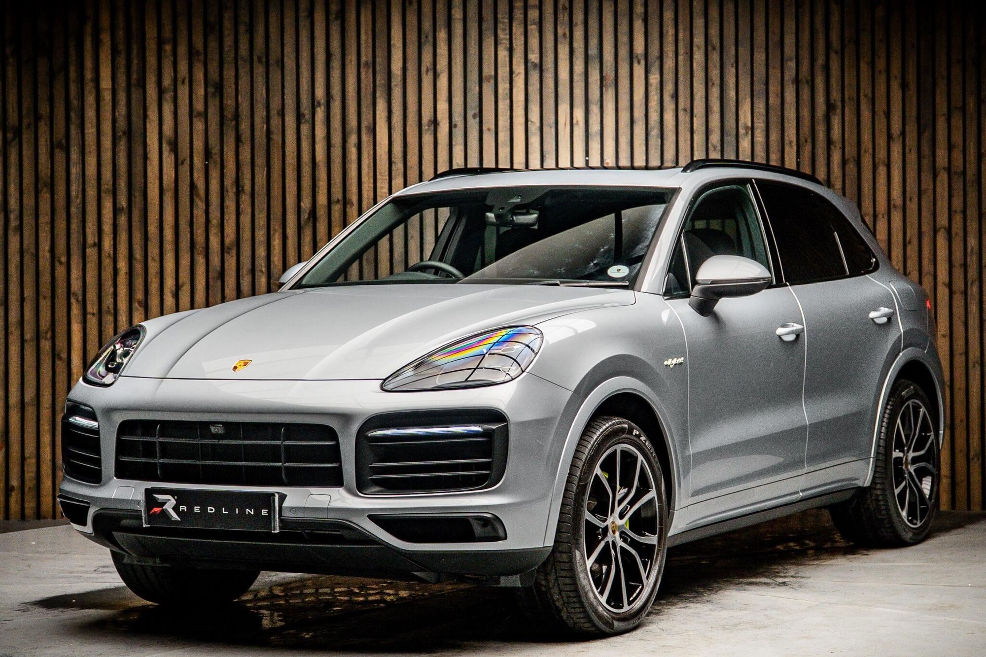 Porsche Cayenne 3.0 V6 Black Edition E-Hybrid Tiptronic S 25.9kWh 5 Door Auto for sale UK - Slide 8