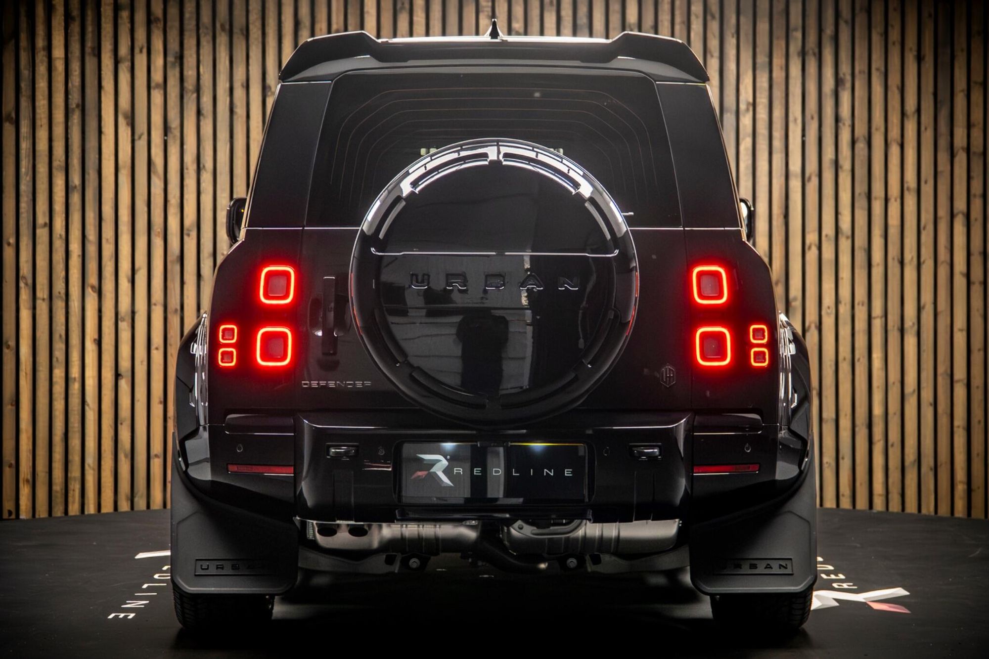 LAND ROVER DEFENDER 110 DIESEL 3.0 D250 Hard Top X-Dynamic SE Auto for sale UK - Slide 6