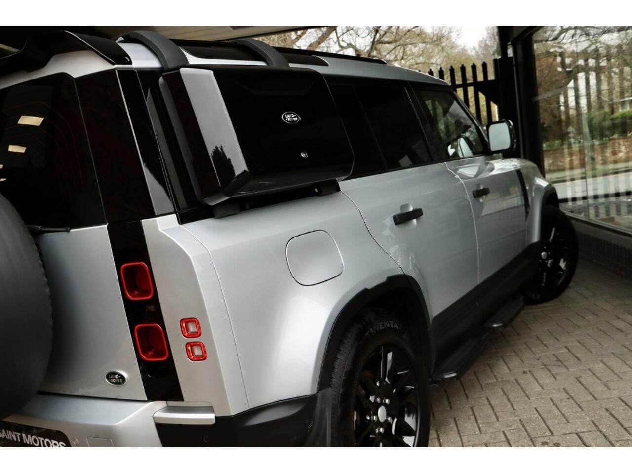 LAND ROVER DEFENDER DIESEL ESTATE 2.0 D240 S 110 5dr Auto for sale UK - Slide 7