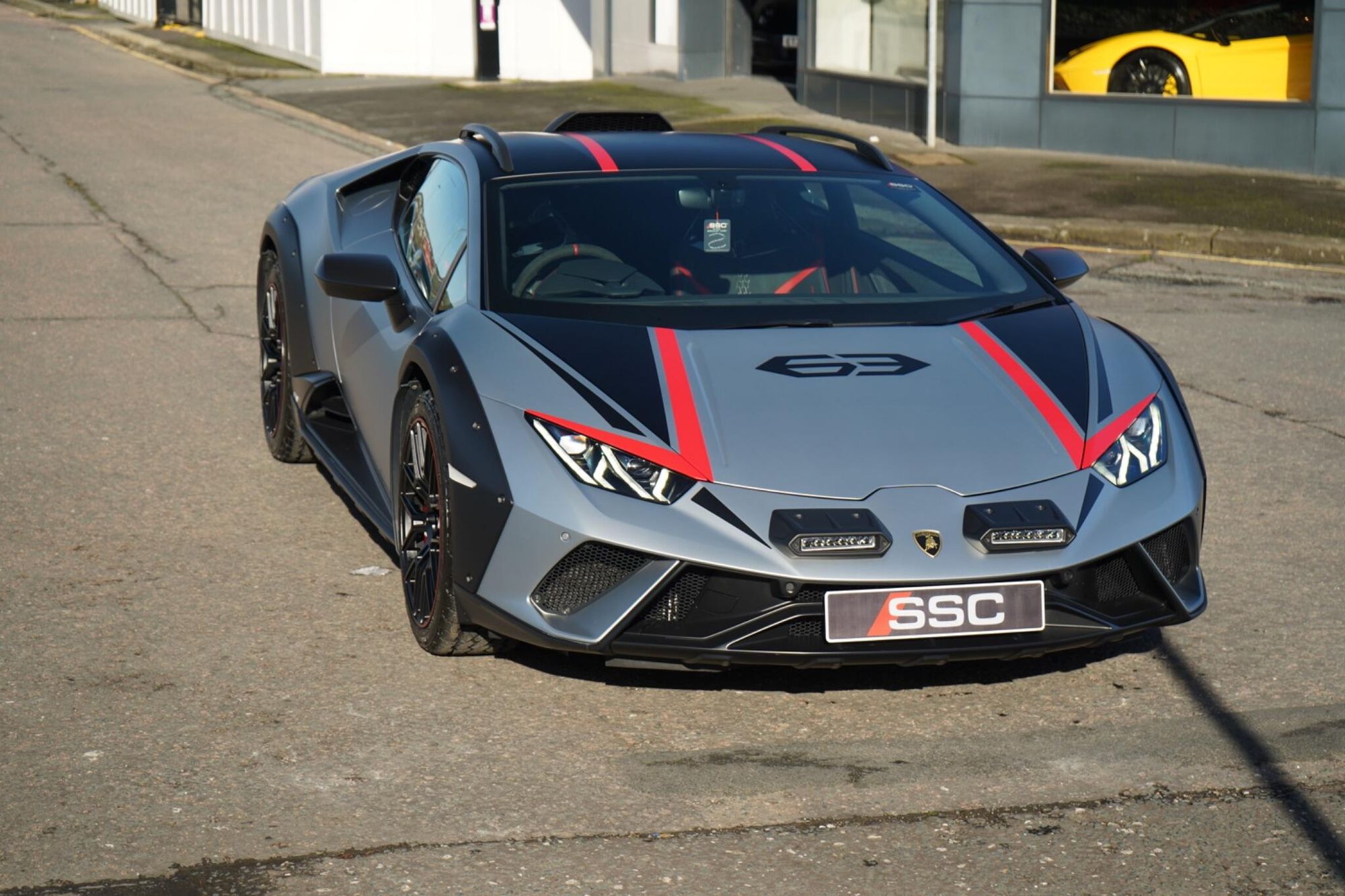 LAMBORGHINI HURACAN EVO COUPE 5.2 V10 610 Sterrato 2dr Auto AWD for sale UK - Slide 4