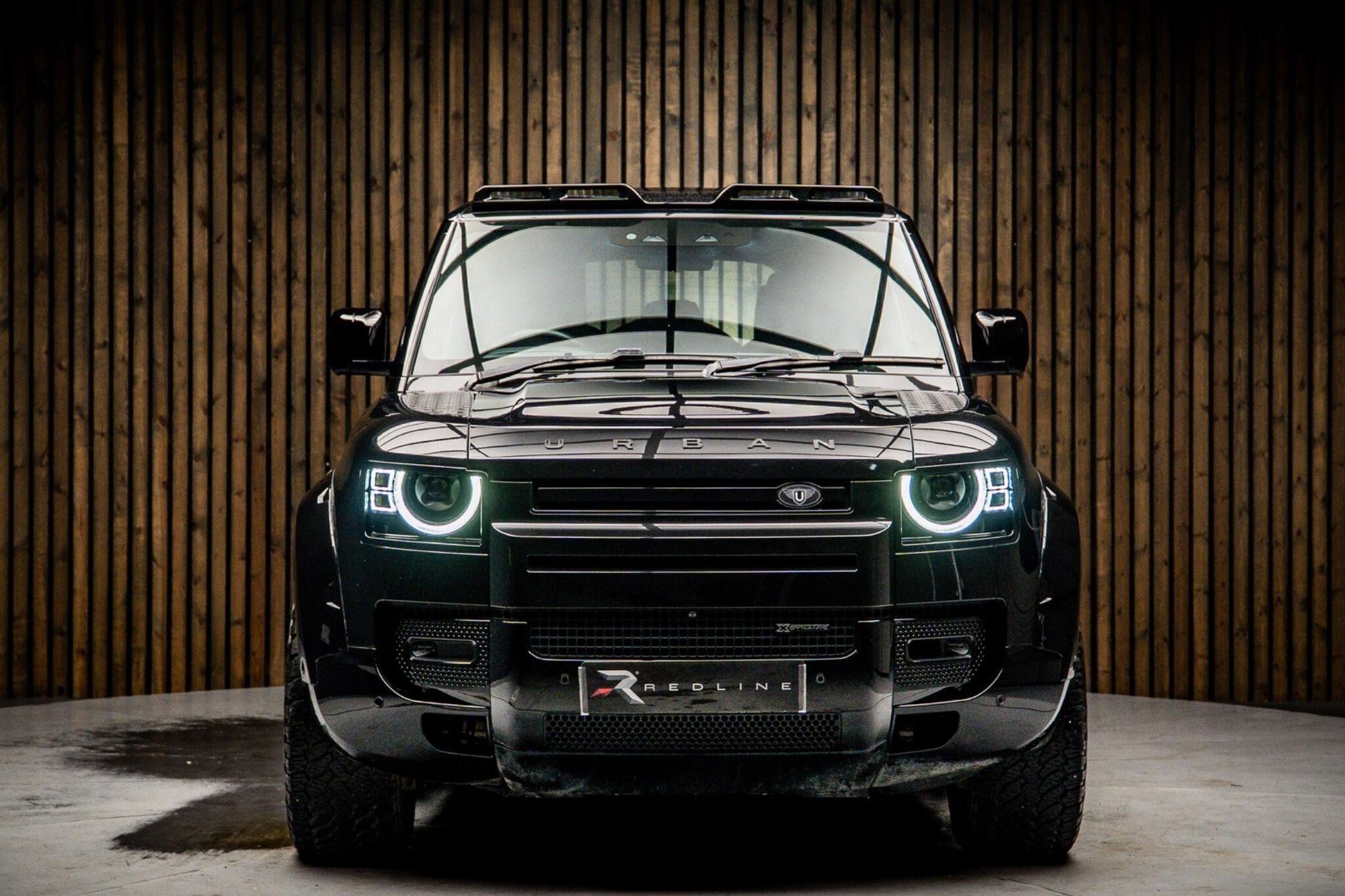 LAND ROVER DEFENDER DIESEL ESTATE 3.0 D300 X-Dynamic HSE 110 5dr Auto for sale UK - Slide 5
