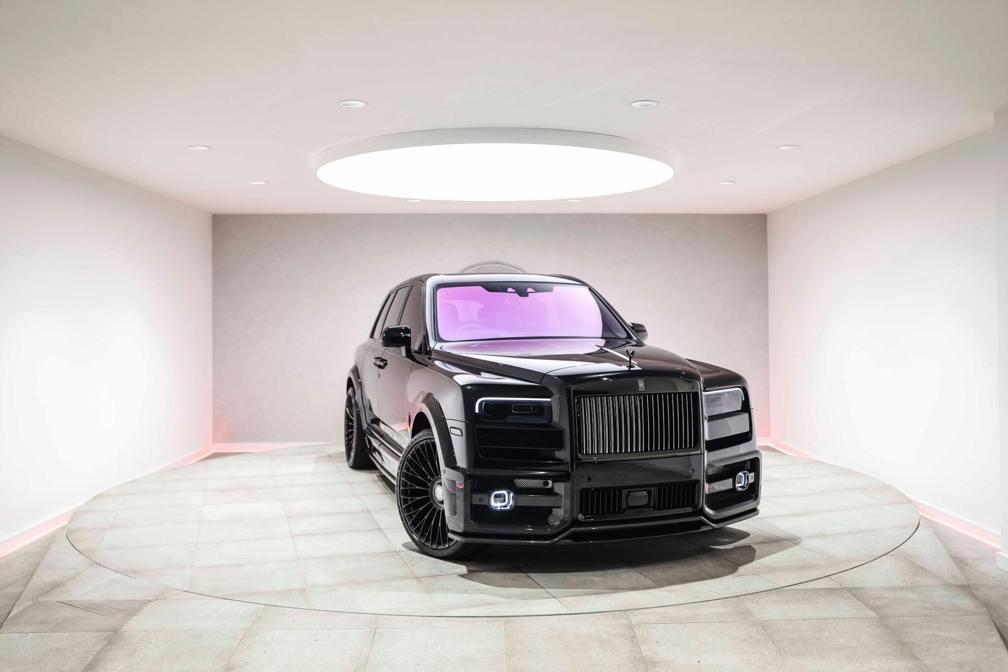 ROLLS-ROYCE CULLINAN ESTATE Black Badge 5dr Auto for sale UK - Slide 5