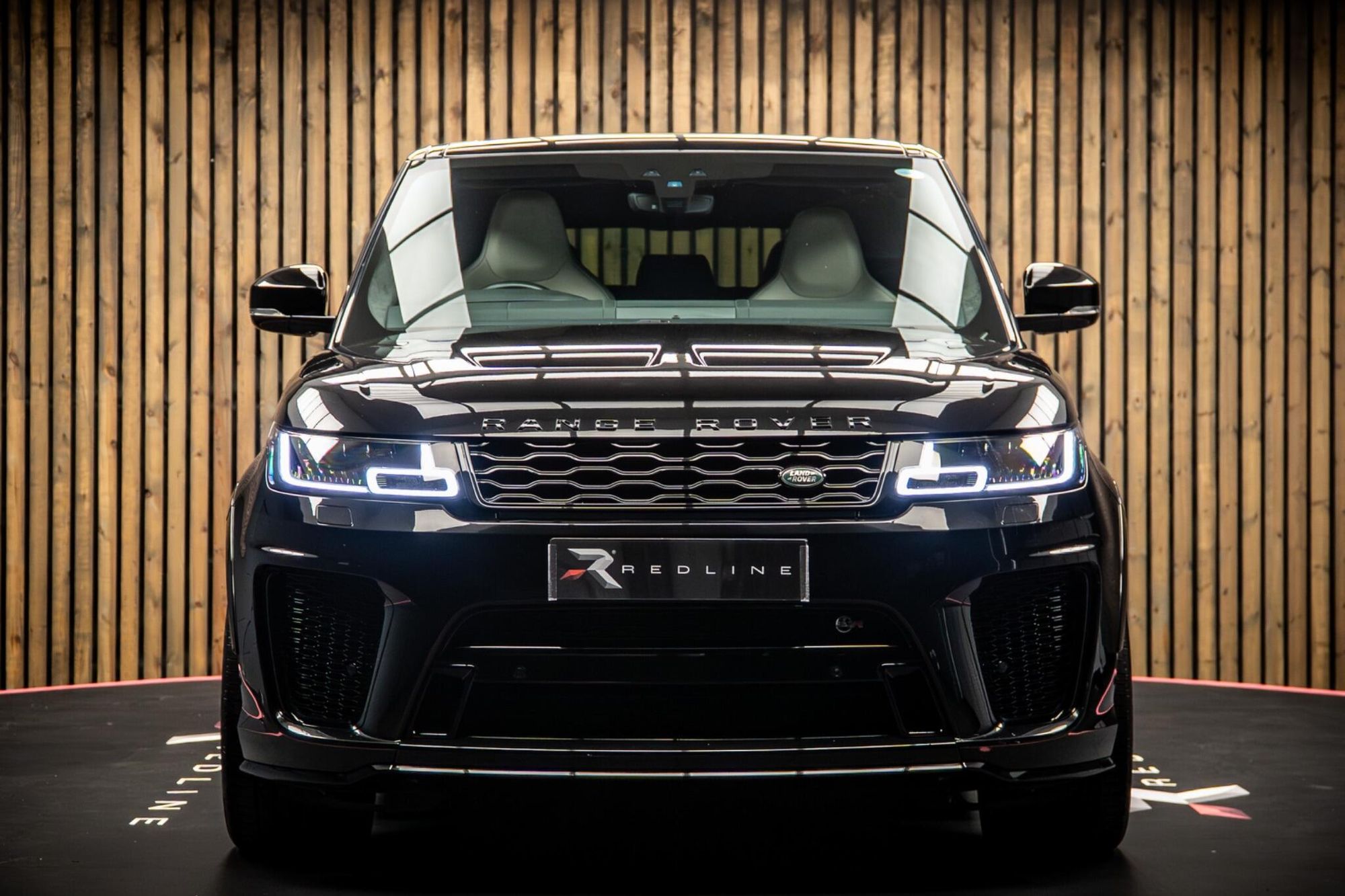 LAND ROVER RANGE ROVER SPORT ESTATE 5.0 P575 S/C SVR 5dr Auto for sale UK - Slide 5