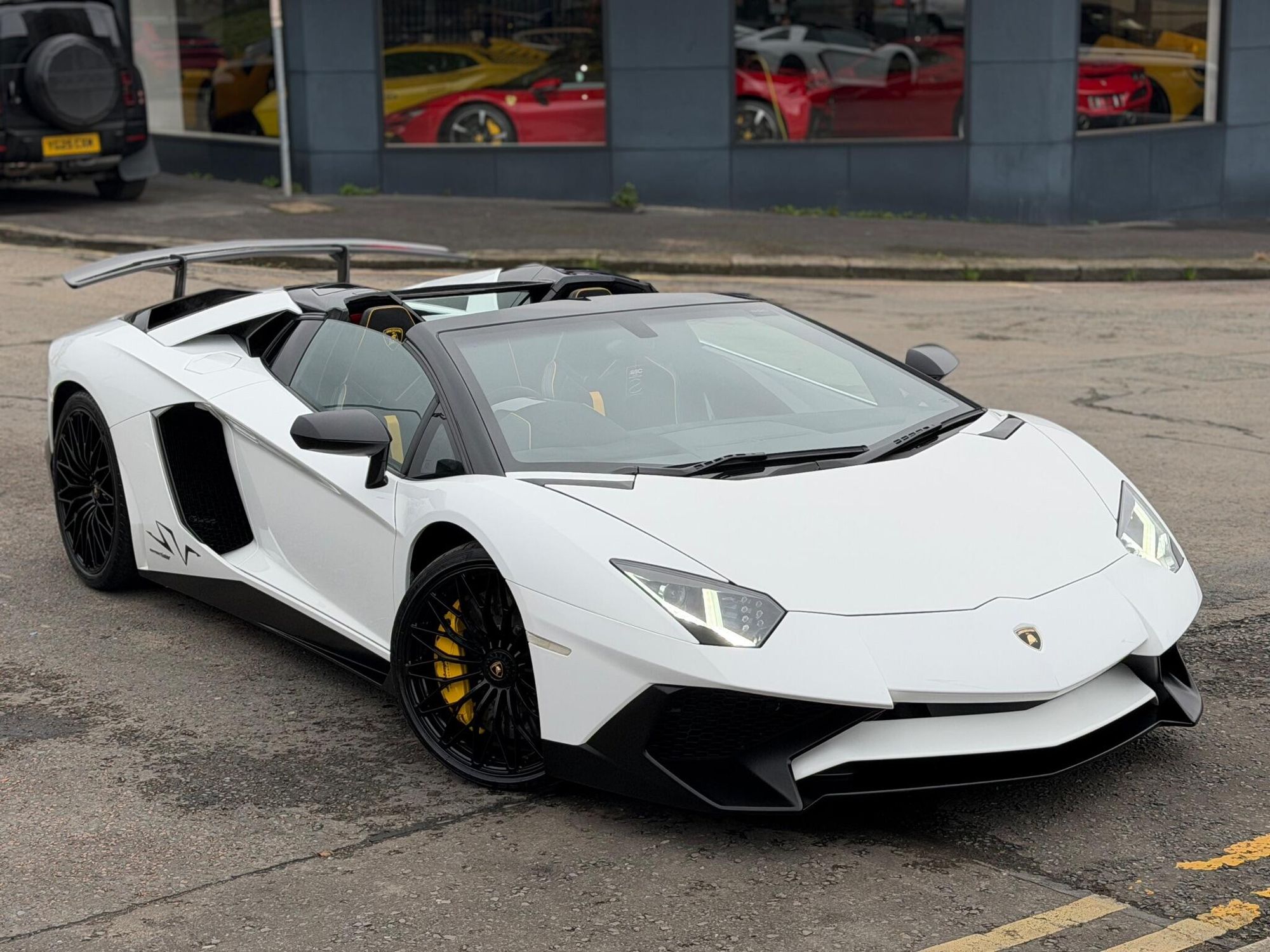 LAMBORGHINI AVENTADOR ROADSTER LP 750-4 Superveloce 2dr ISR for sale UK - Slide 5