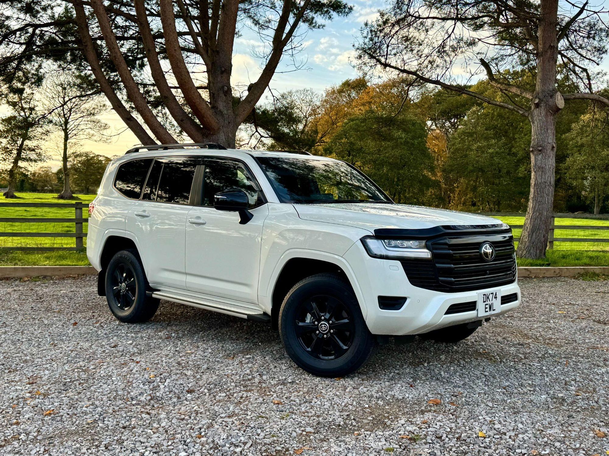 TOYOTA LAND CRUISER DIESEL ESTATE GX Amazon TD 5dr for sale UK - Slide 2