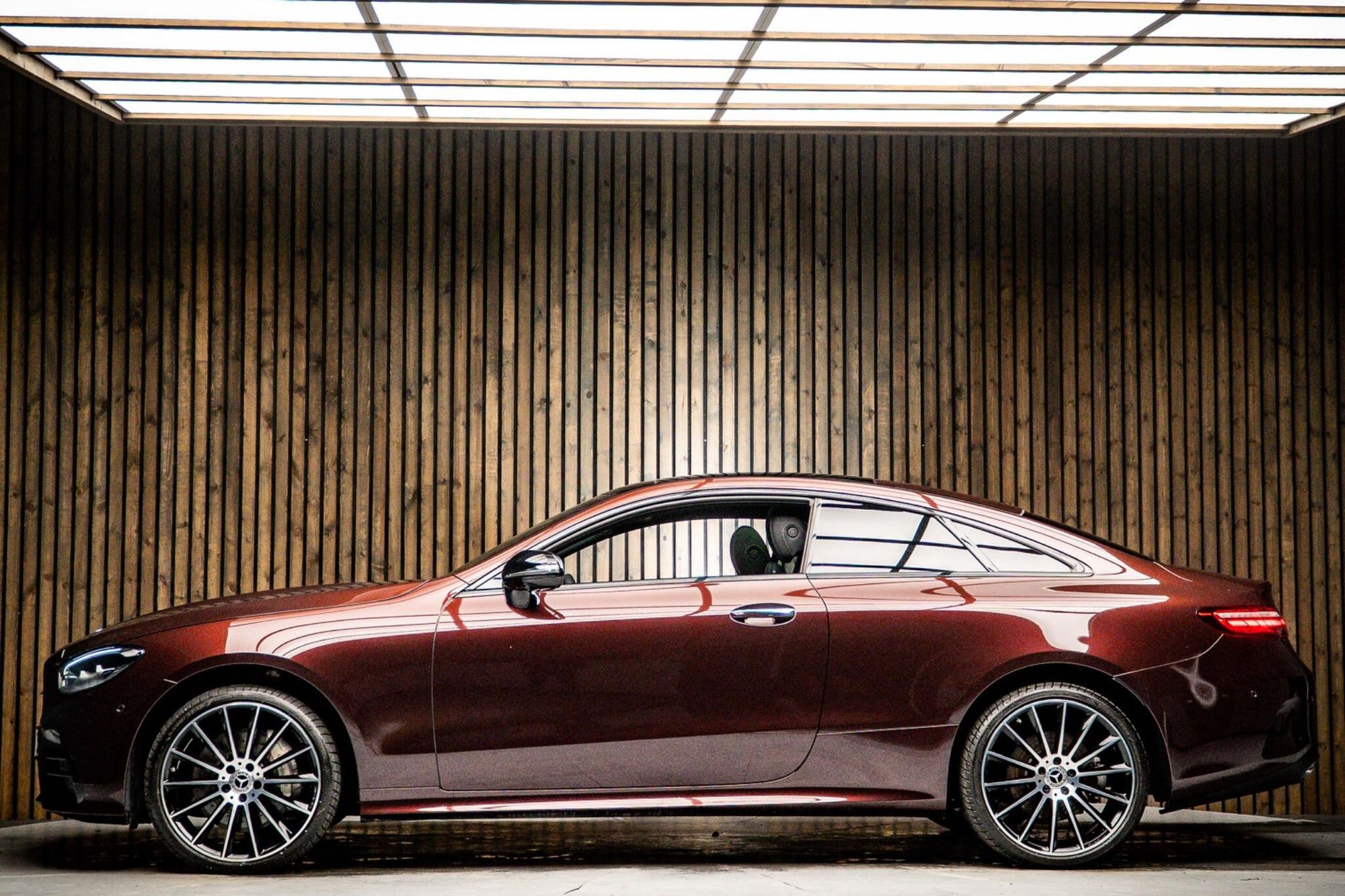 MERCEDES-BENZ E CLASS DIESEL COUPE E400d 4Matic AMG Line Night Ed Pre+ 2dr 9G-Tronic for sale UK - Slide 7