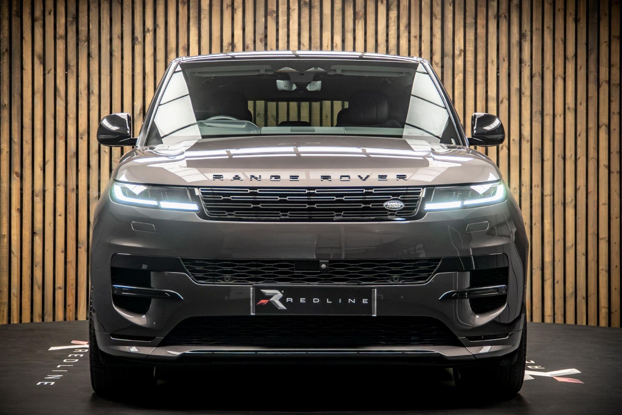 LAND ROVER RANGE ROVER SPORT ESTATE 3.0 P460e Autobiography 5dr Auto for sale UK - Slide 5
