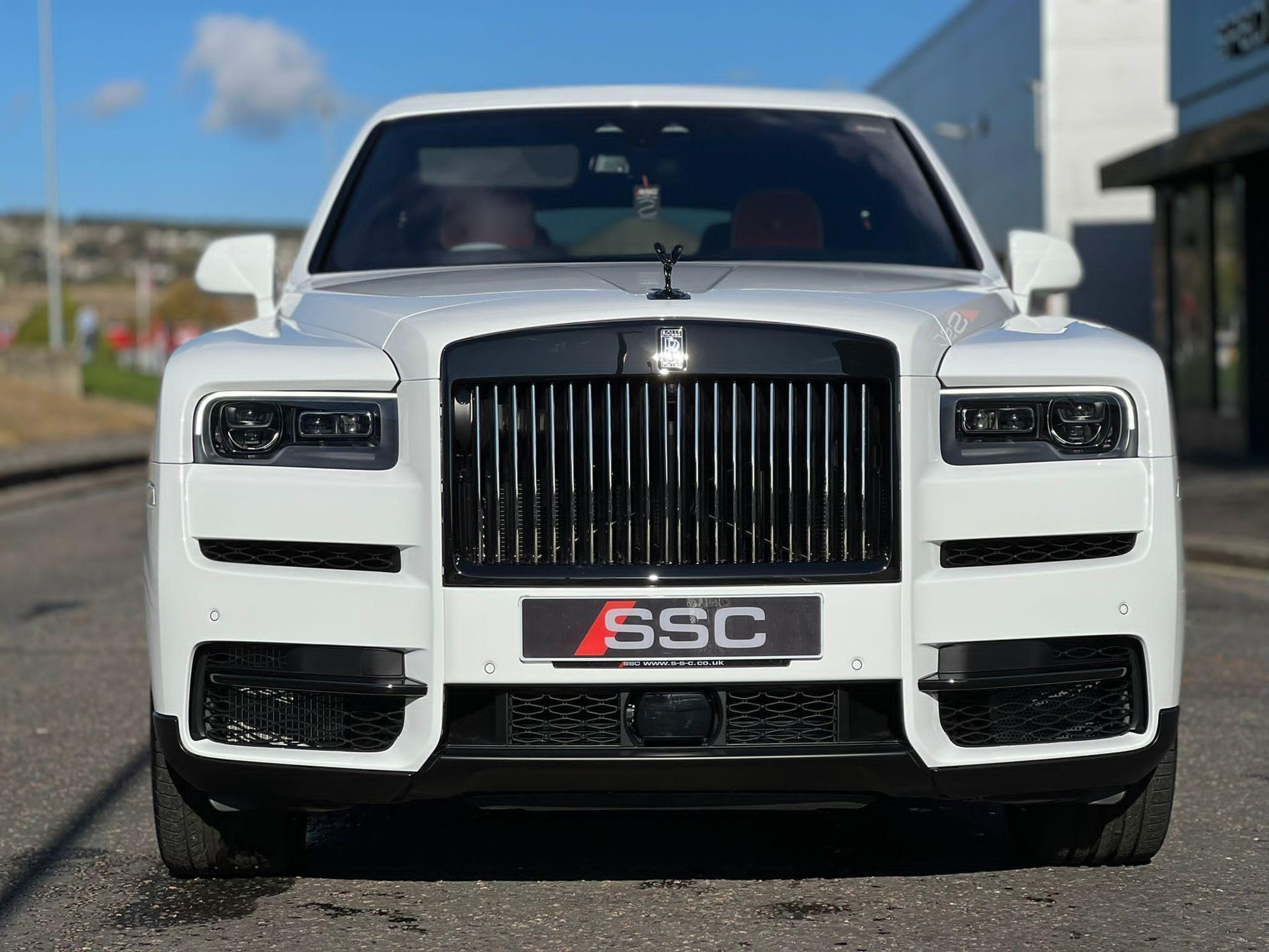 ROLLS-ROYCE CULLINAN ESTATE Black Badge 5dr Auto for sale UK - Slide 4