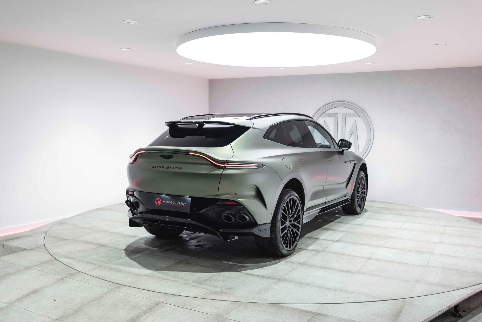ASTON MARTIN DBX ESTATE V8 DBX707 5dr Touchtronic for sale UK - Slide 8
