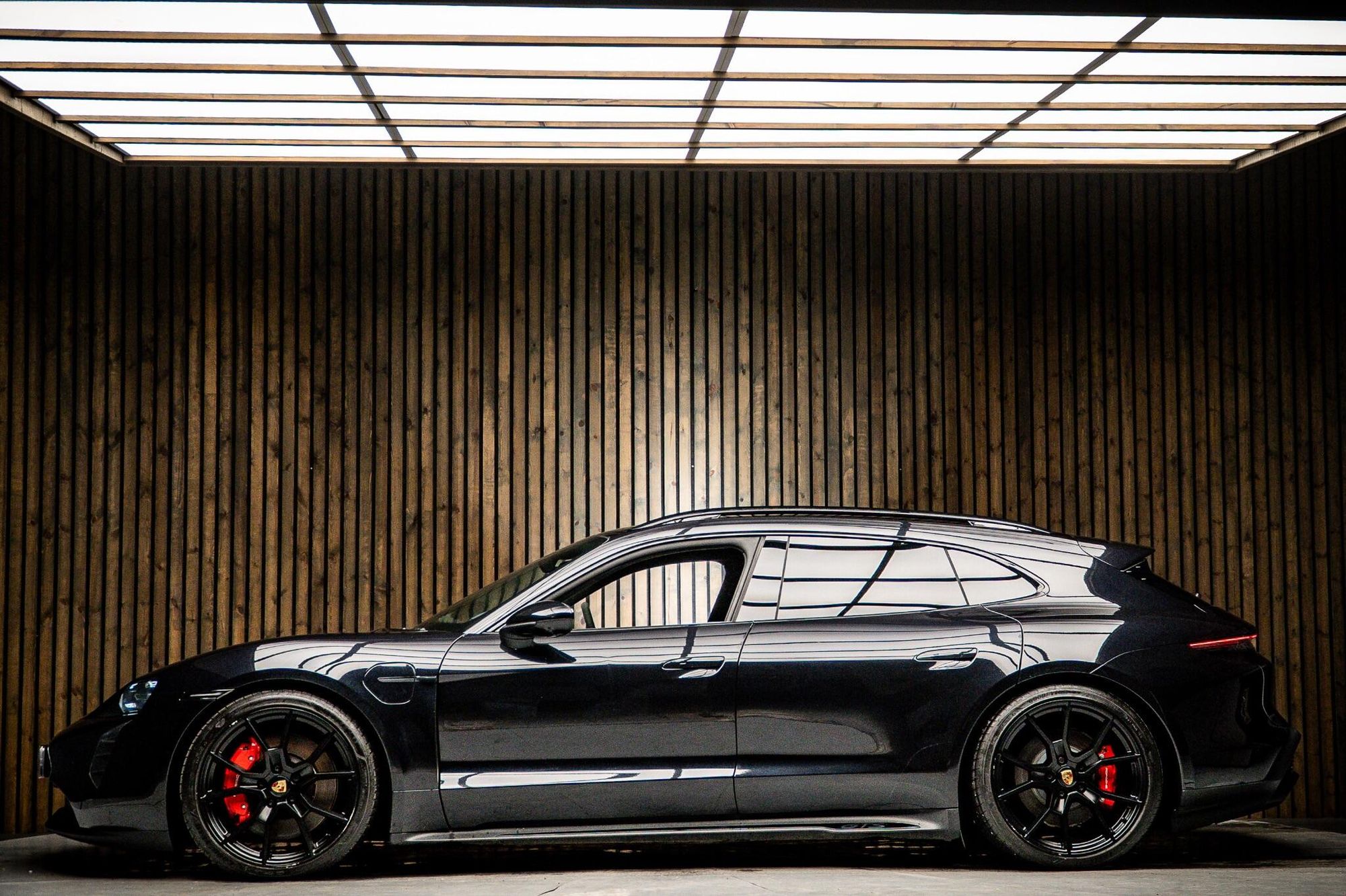 PORSCHE TAYCAN SPORT TURISMO 440kW GTS 93kWh 5dr Auto for sale UK - Slide 7