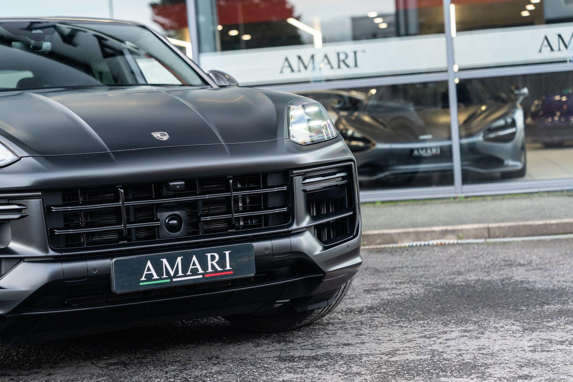 PORSCHE CAYENNE COUPE Turbo E-Hybrid 5dr Tiptronic S for sale UK - Slide 8