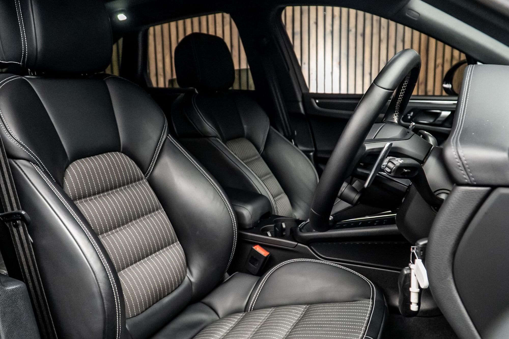 PORSCHE MACAN ESTATE T 5dr PDK for sale UK - Slide 2