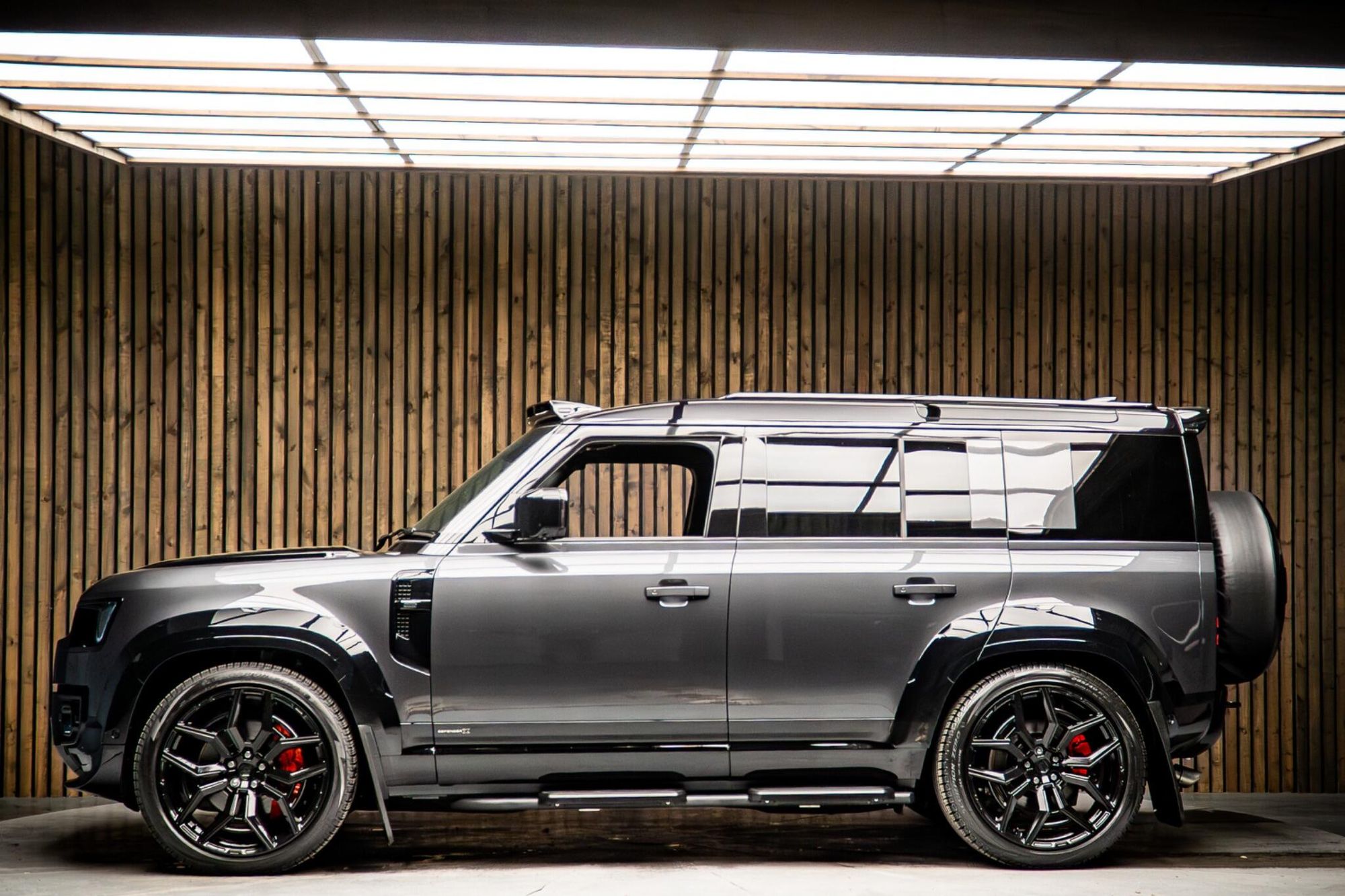 LAND ROVER DEFENDER ESTATE 5.0 P425 X 110 5dr Auto for sale UK - Slide 7