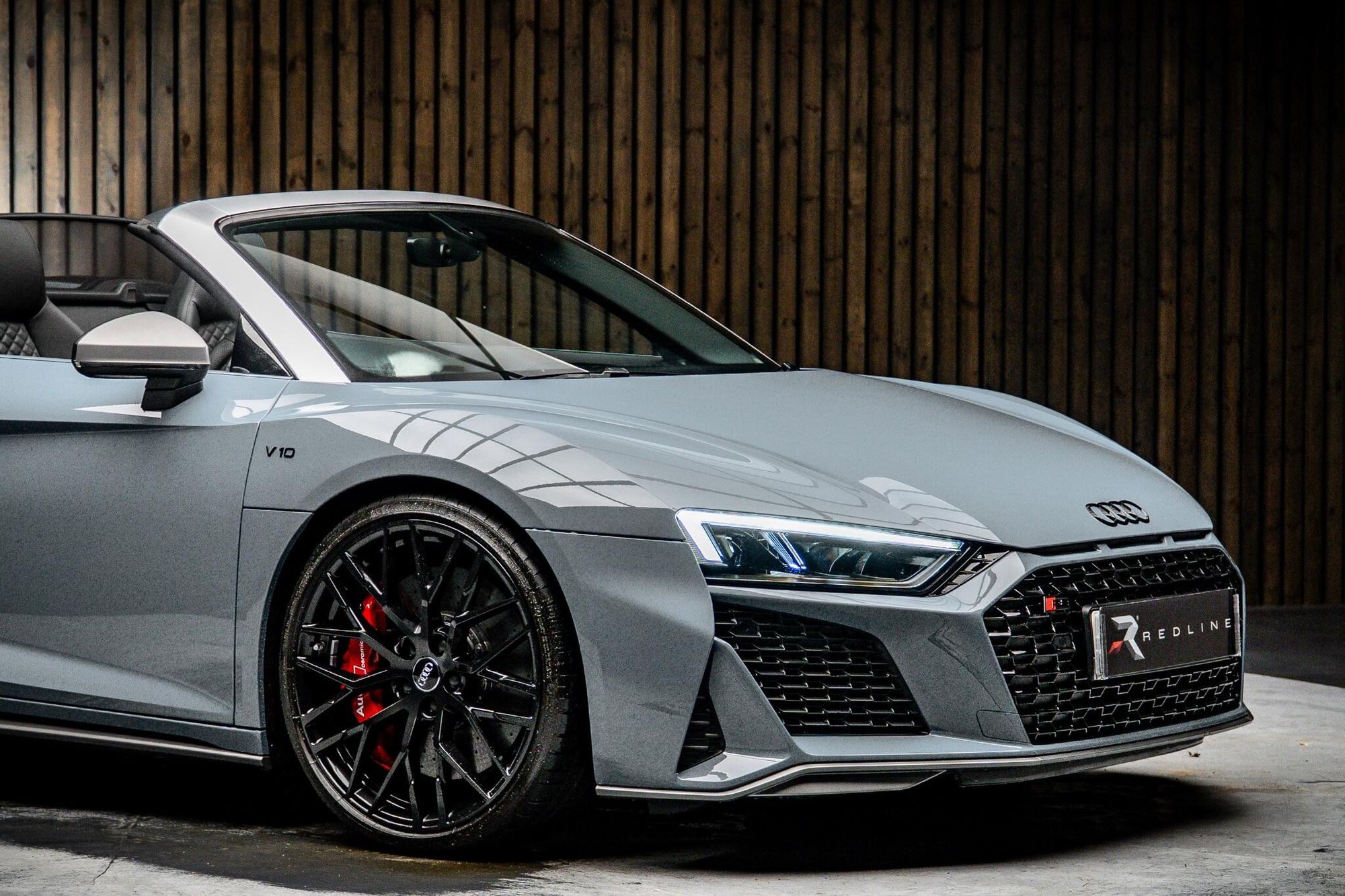 AUDI R8 SPYDER 5.2 FSI V10 Quattro Performance 2dr S Tronic for sale UK - Slide 9