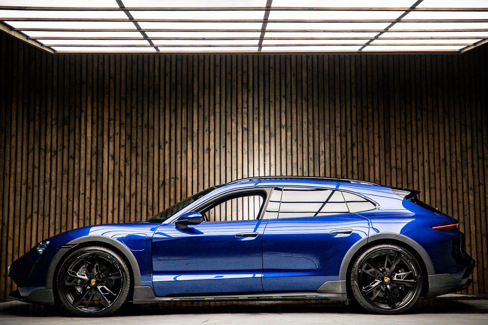 PORSCHE TAYCAN CROSS TURISMO 350kW 4 93kWh 5dr Auto for sale UK - Slide 7