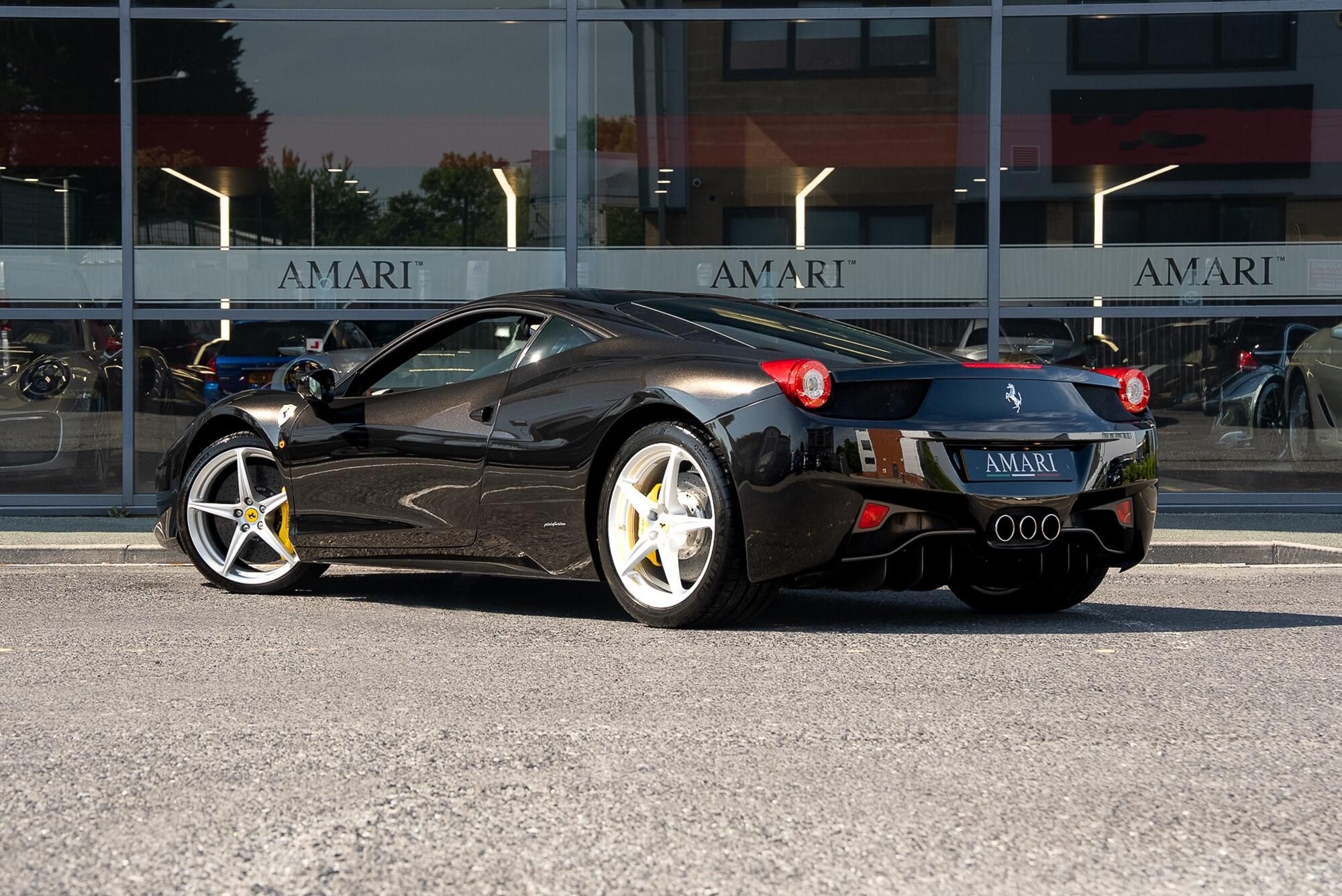 FERRARI 458 COUPE Italia 2dr Auto for sale UK - Slide 3