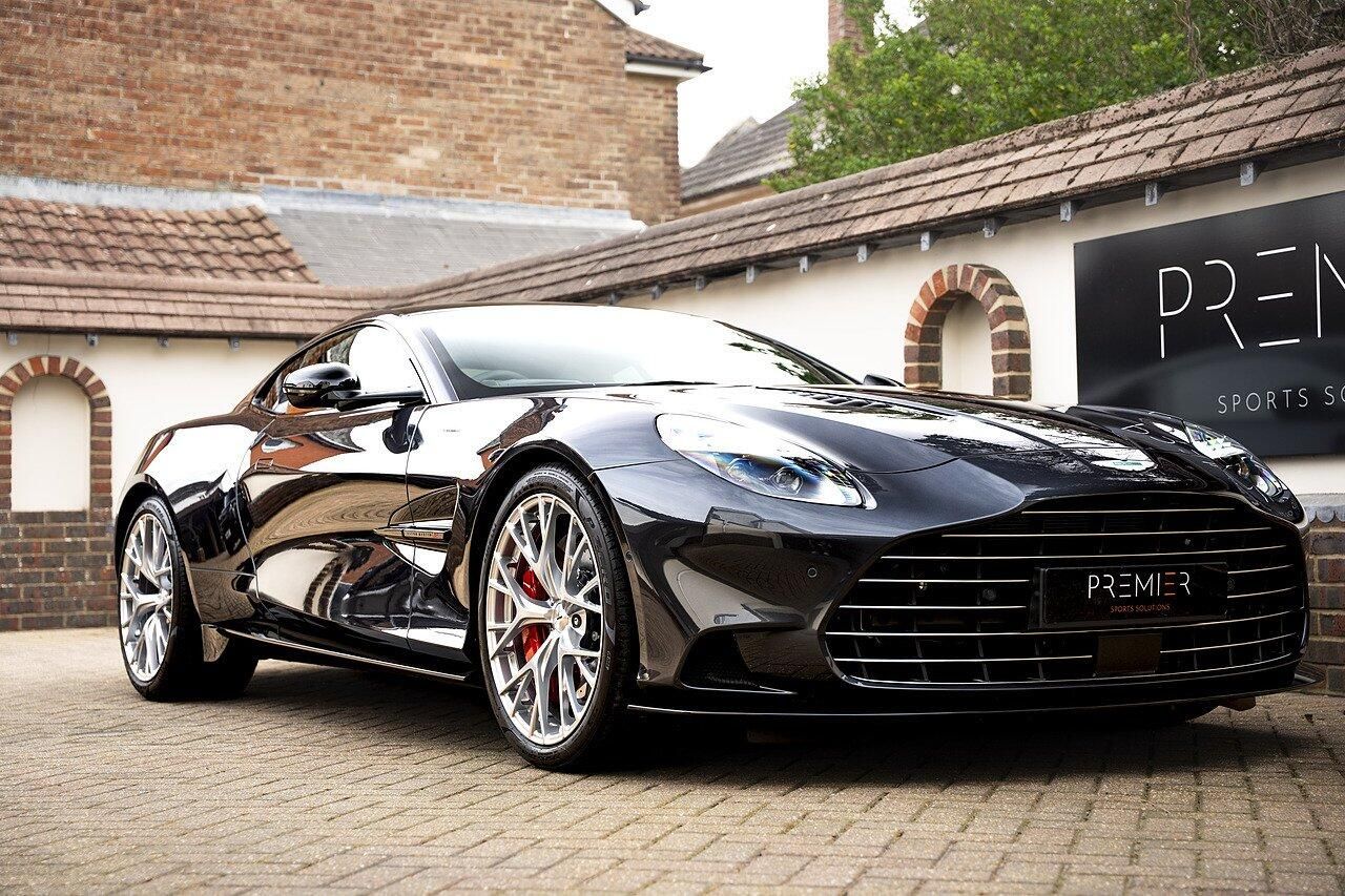 ASTON MARTIN VANQUISH COUPE V12 2dr Auto for sale UK - Slide 4