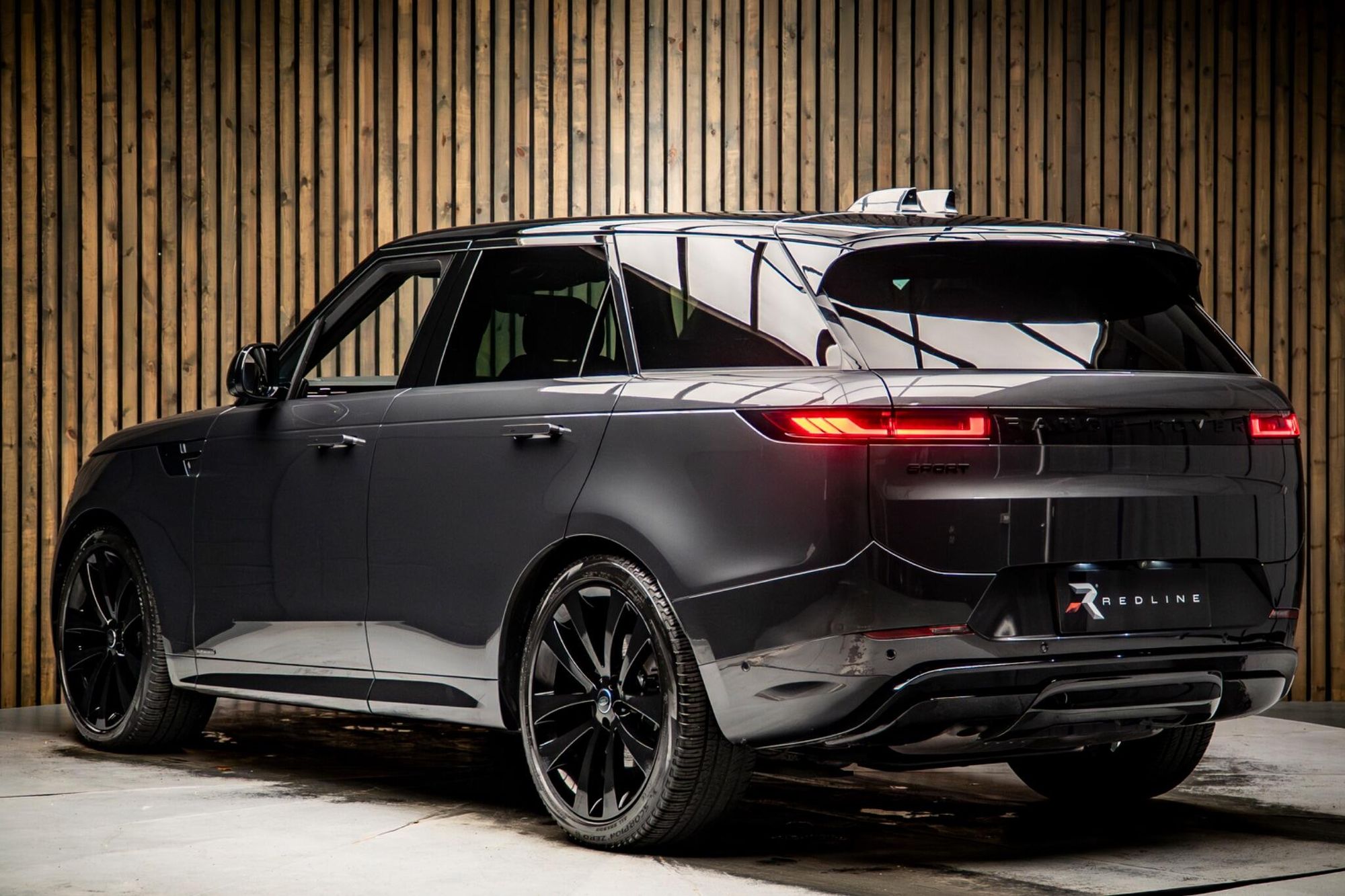 LAND ROVER RANGE ROVER SPORT DIESEL ESTATE 3.0 D350 Autobiography 5dr Auto for sale UK - Slide 3