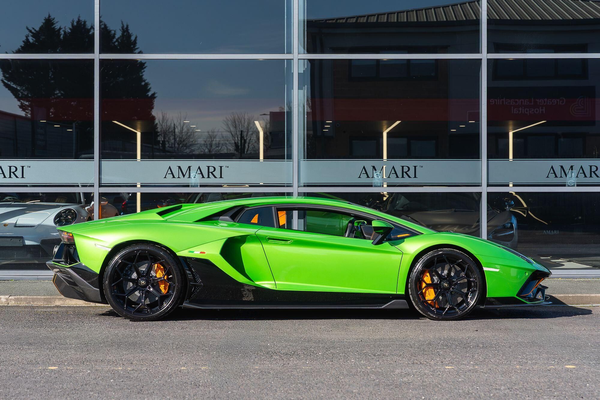 LAMBORGHINI AVENTADOR COUPE LP 780-4 Ultimae 2dr ISR for sale UK - Slide 5