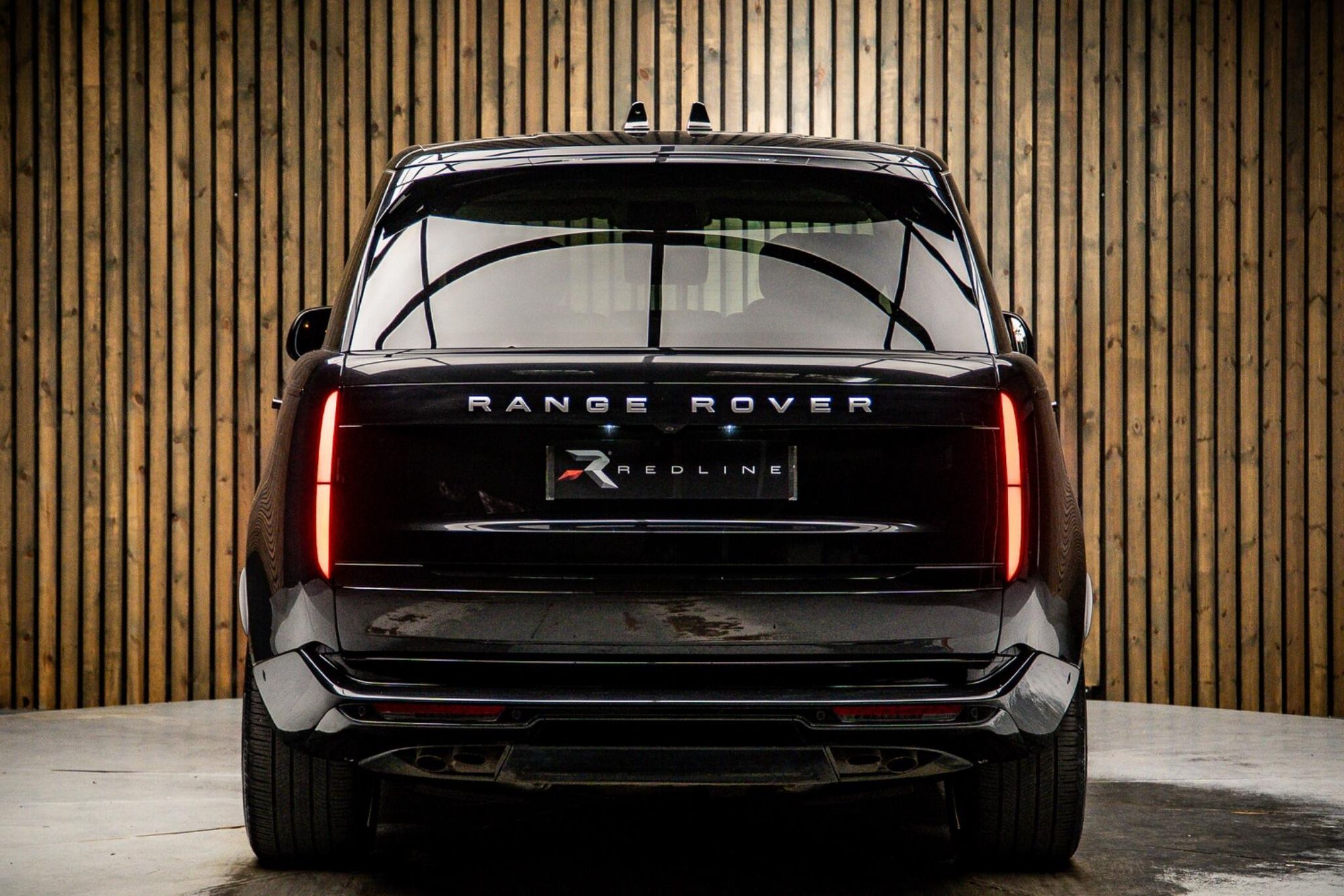 LAND ROVER RANGE ROVER ESTATE 4.4 P530 V8 Autobiography 4dr Auto for sale UK - Slide 6