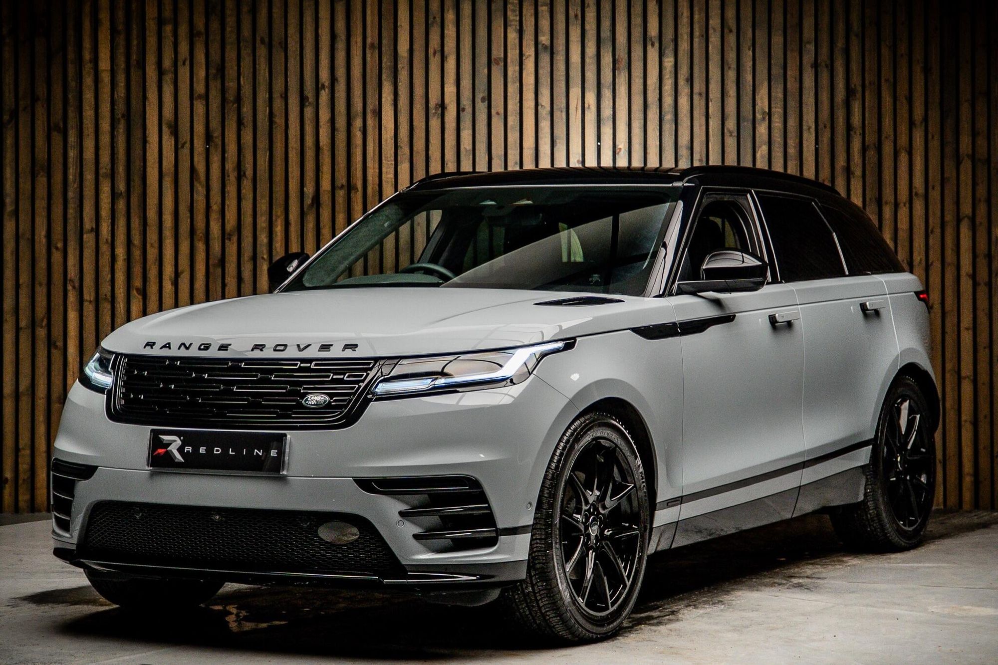 LAND ROVER RANGE ROVER VELAR DIESEL ESTATE 2.0 D200 MHEV Autobiography 5dr Auto [Revised] for sale UK - Slide 8