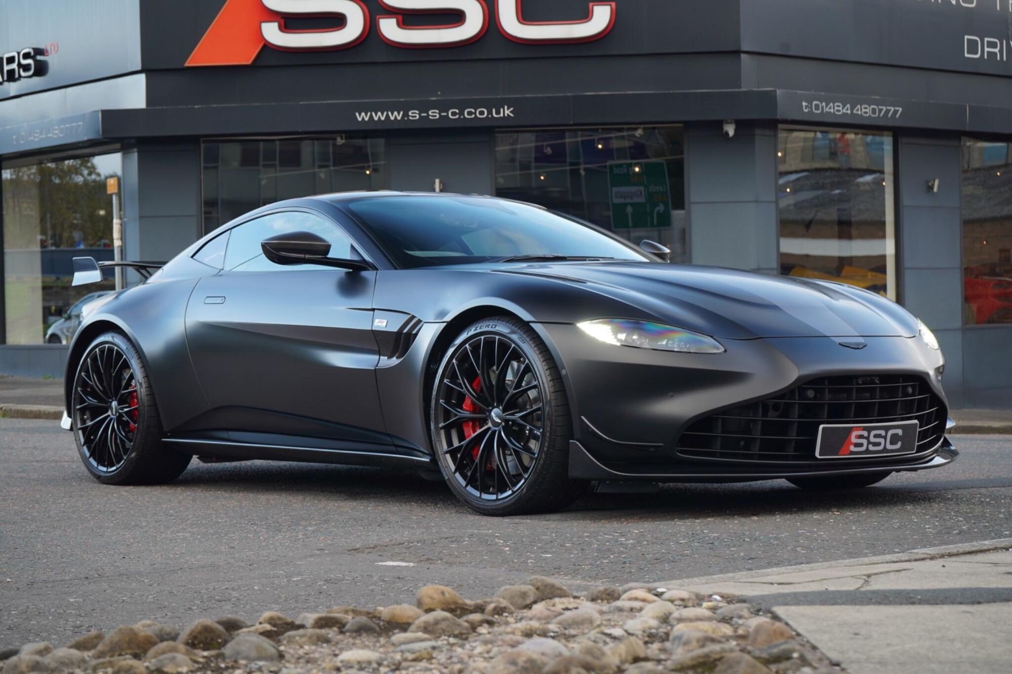ASTON MARTIN VANTAGE V8 COUPE SPECIAL EDITIONS F1 Edition 2dr ZF 8 Speed Auto for sale UK - Slide 4